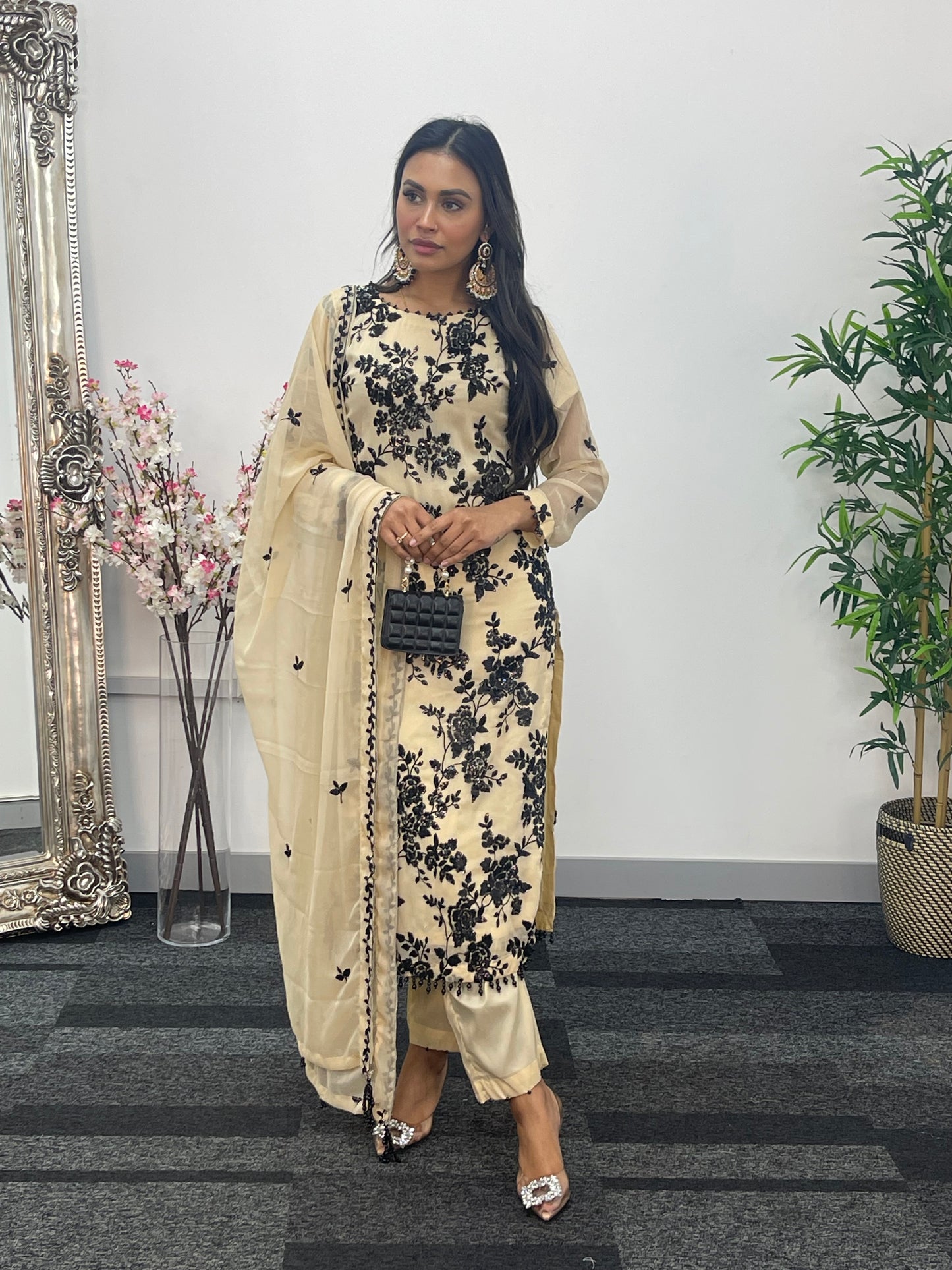 “Tooba” Ivory Chiffon Sitari - W