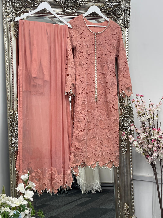 Lacy Crochet - diya - peach - dia