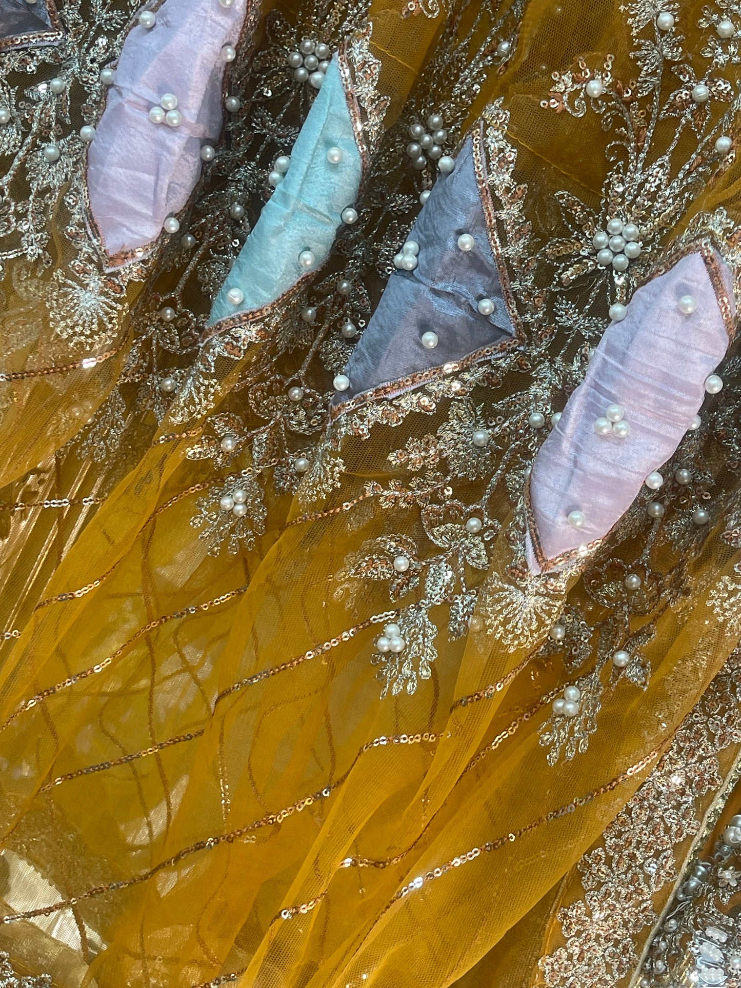 Pakistani Traditional dresses |Mah Para - I