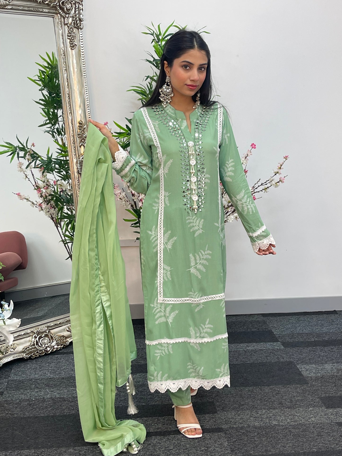Nisha - Green- Linen - D
