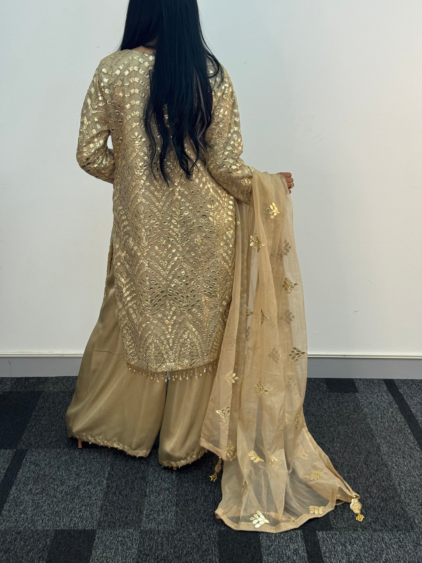 Husn - Gold -