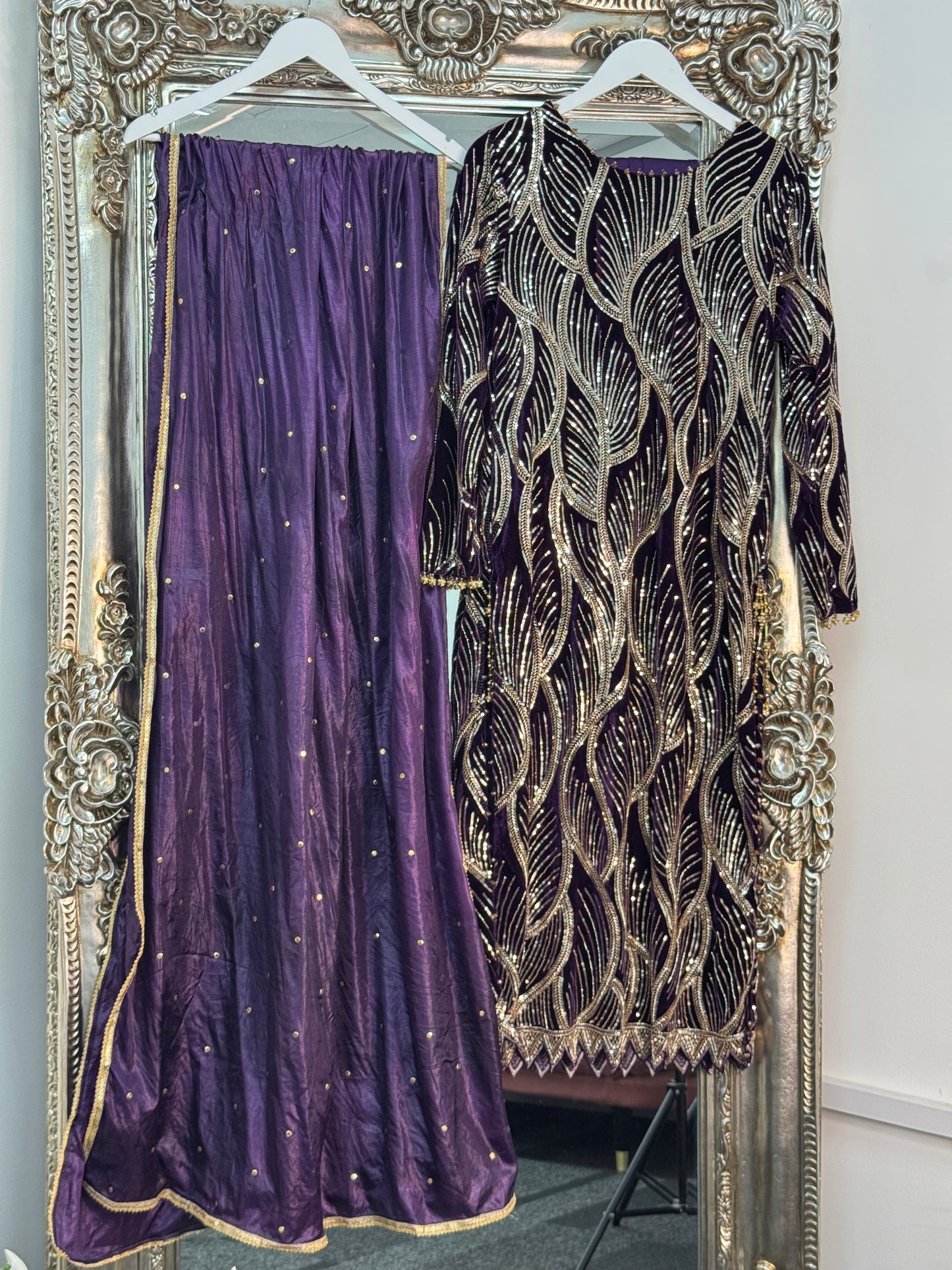 Pia - Cutdana Velvet - Purple