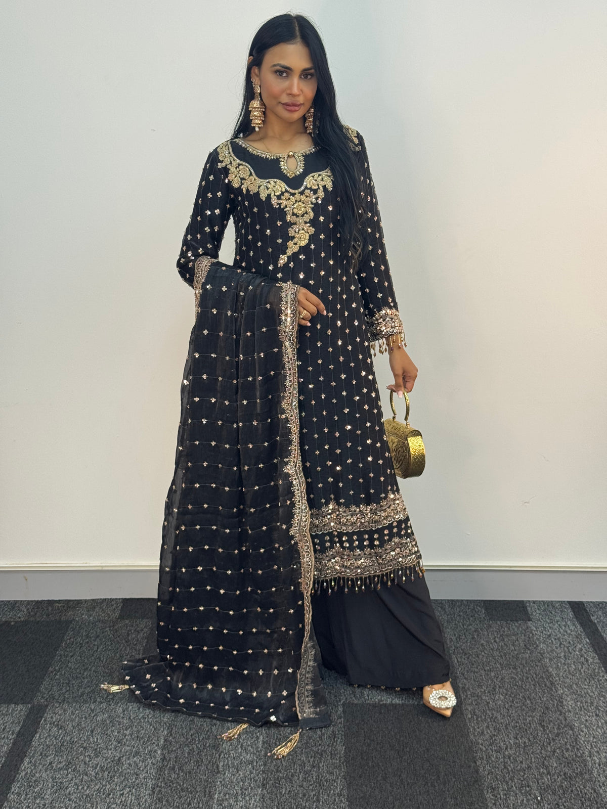 Parwana - Black