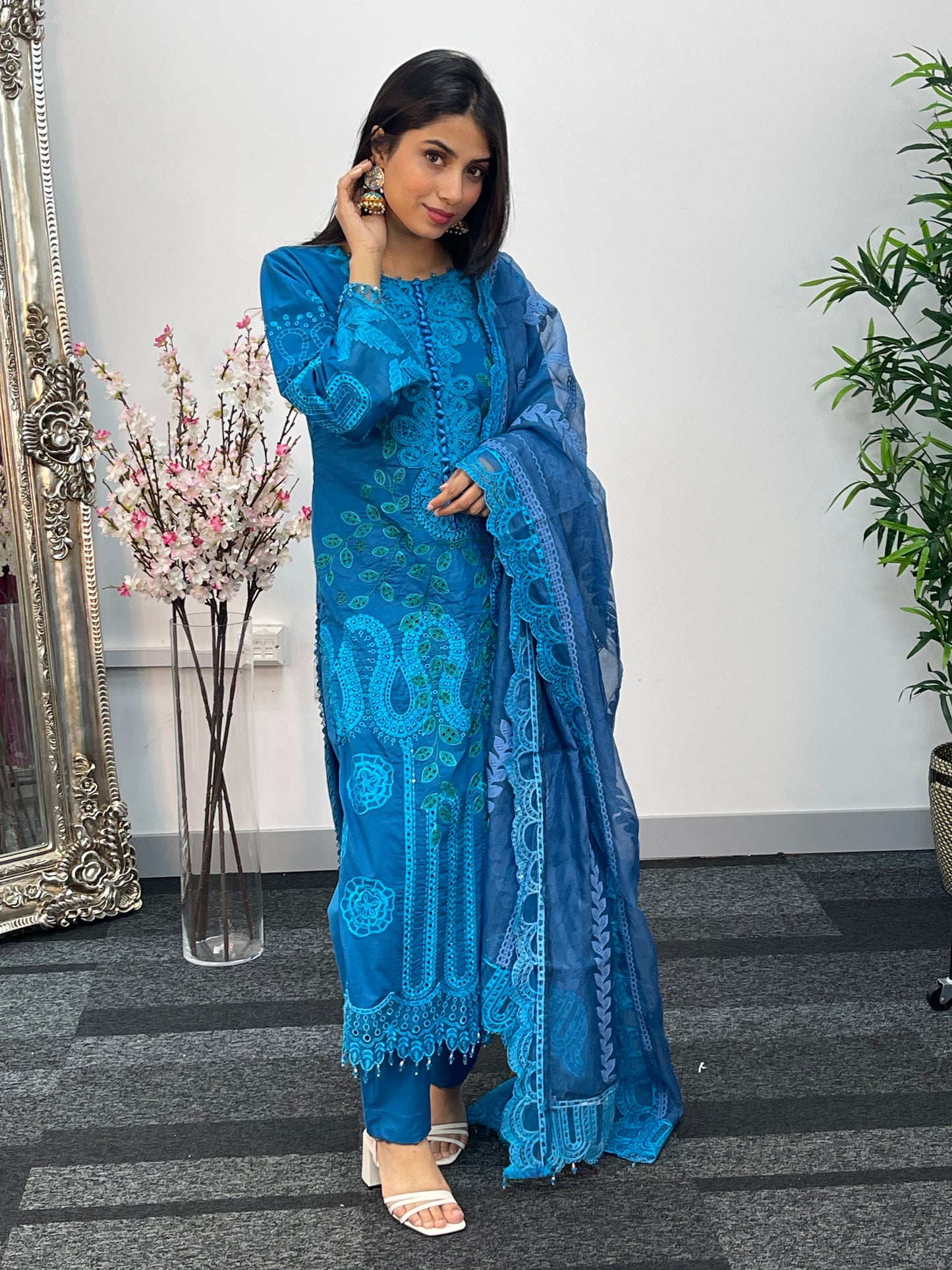 Maria B Inspired - Luxury Lawn 25 - Blue