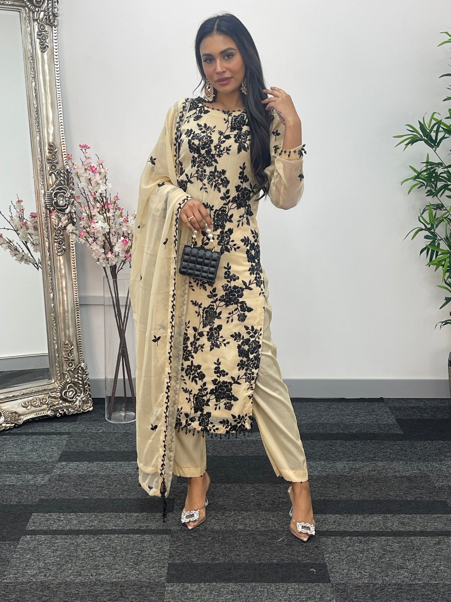 “Tooba” Ivory Chiffon Sitari - W