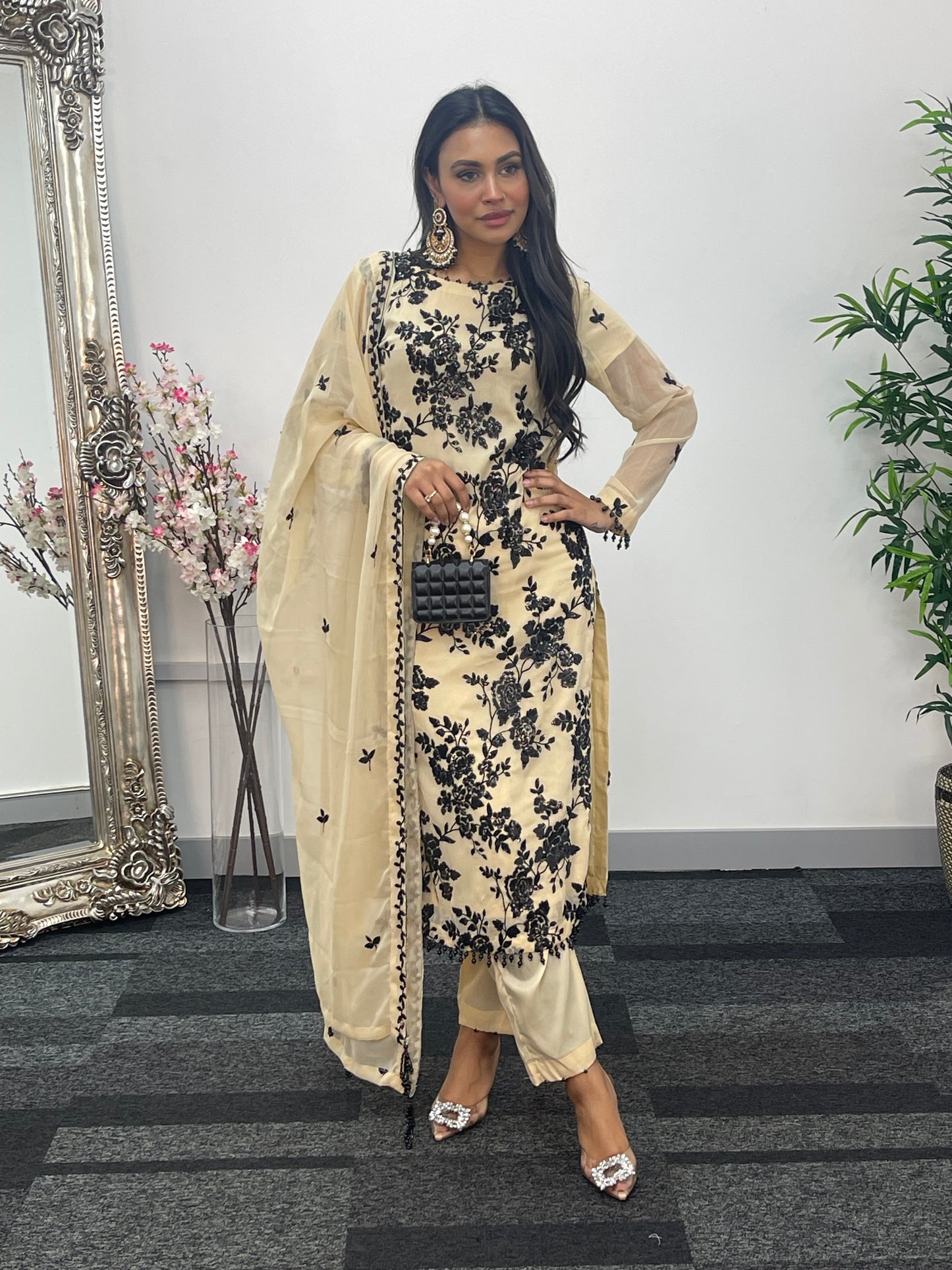 “Tooba” Ivory Chiffon Sitari - W