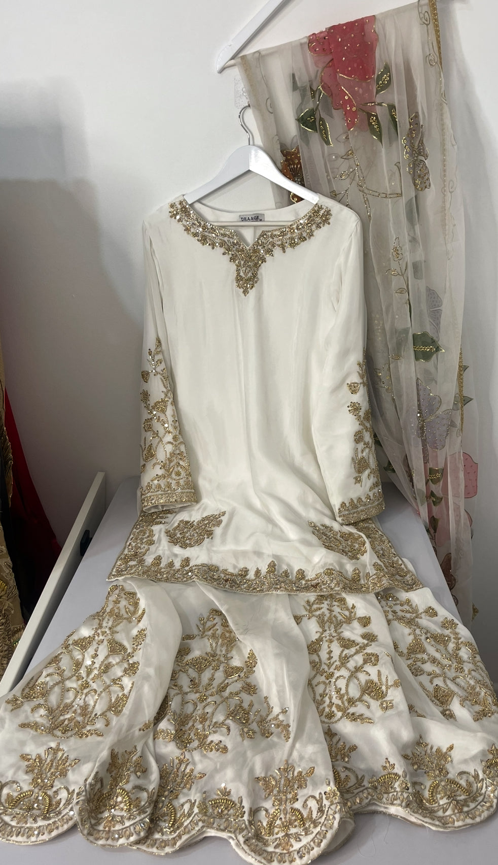 (Preorder 4 weeks) - ISHQ - Off white - Cream