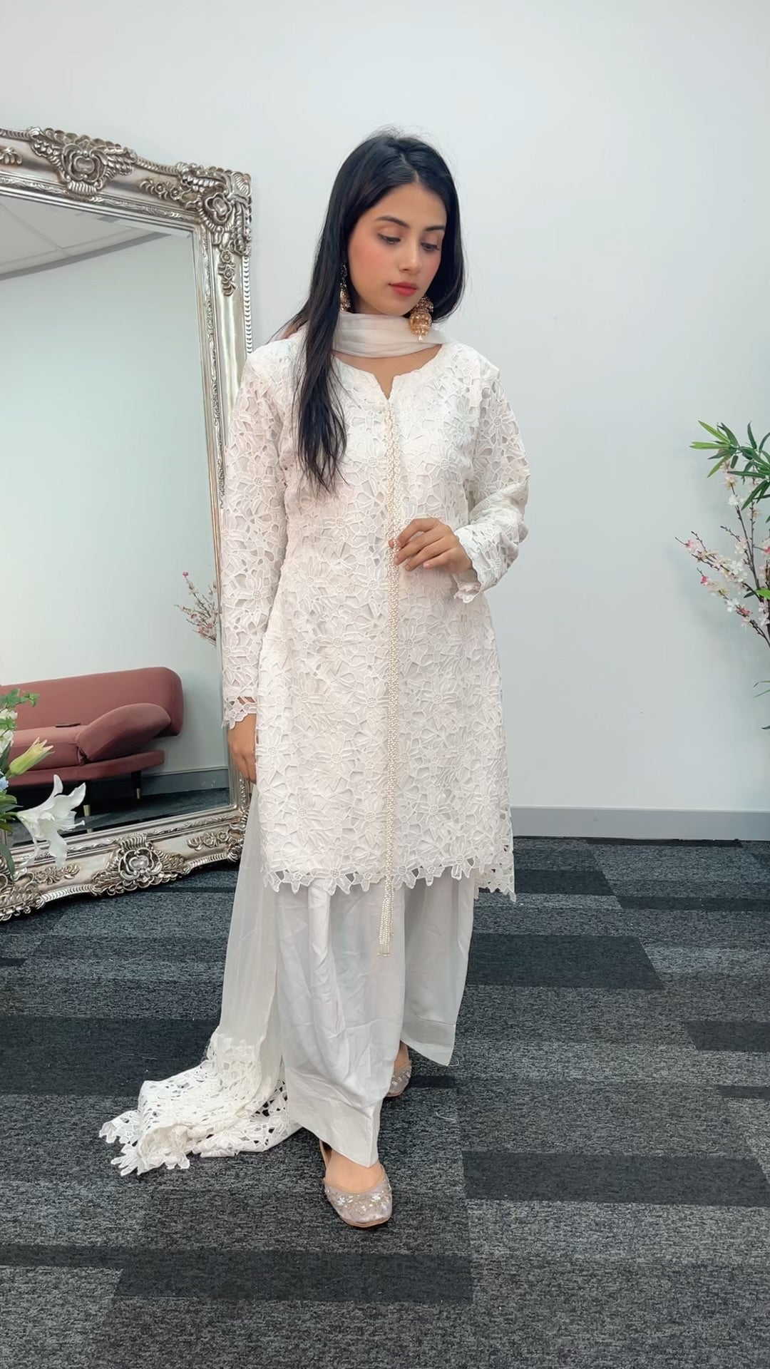 Naaz - Farshi - White - G