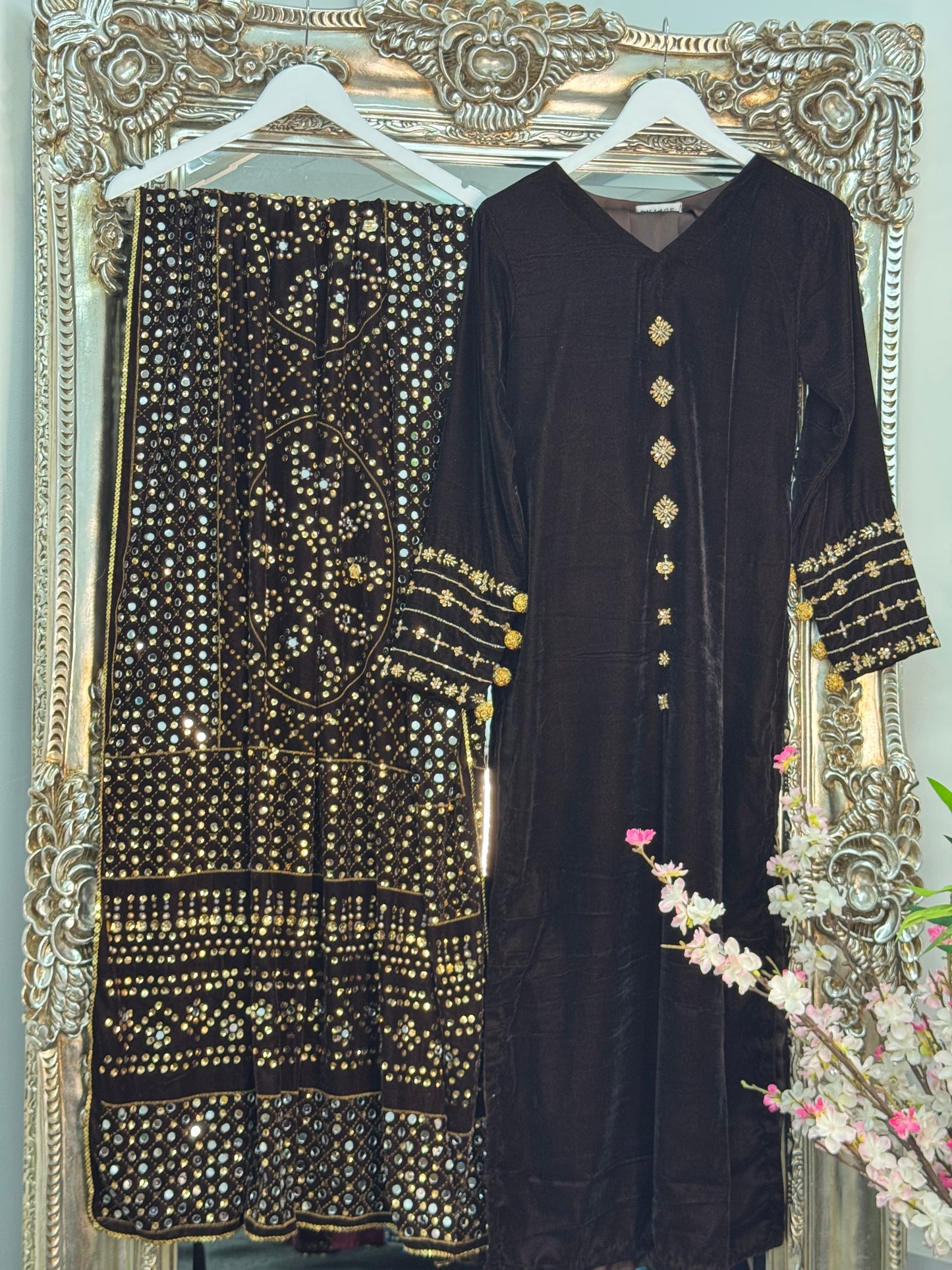 Komal - brown Velvet