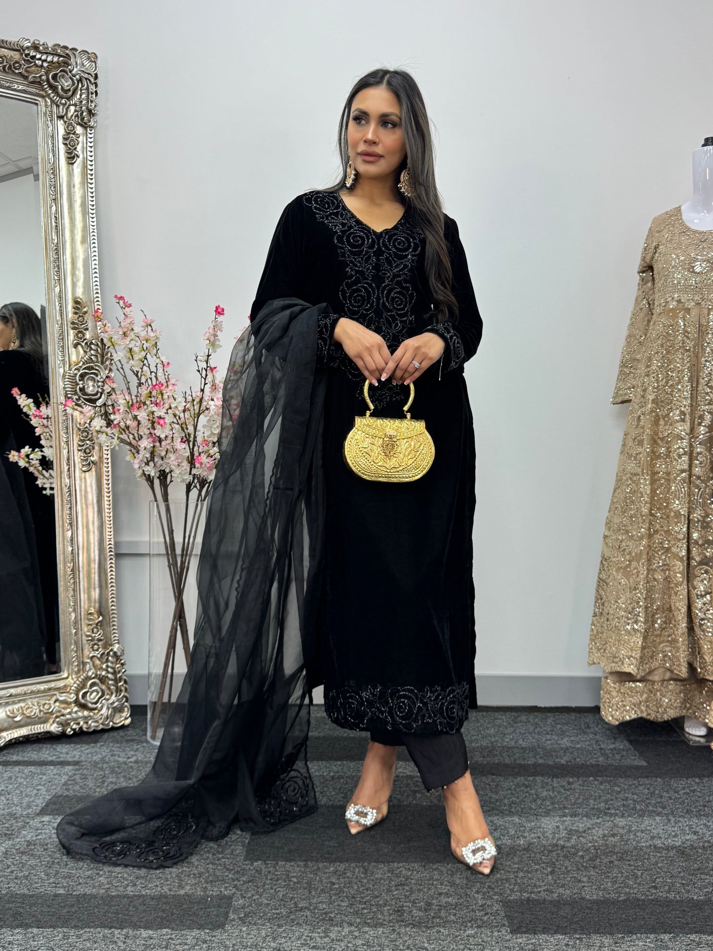 Moti Sitaray - Black Velvet Pret - Cutdana