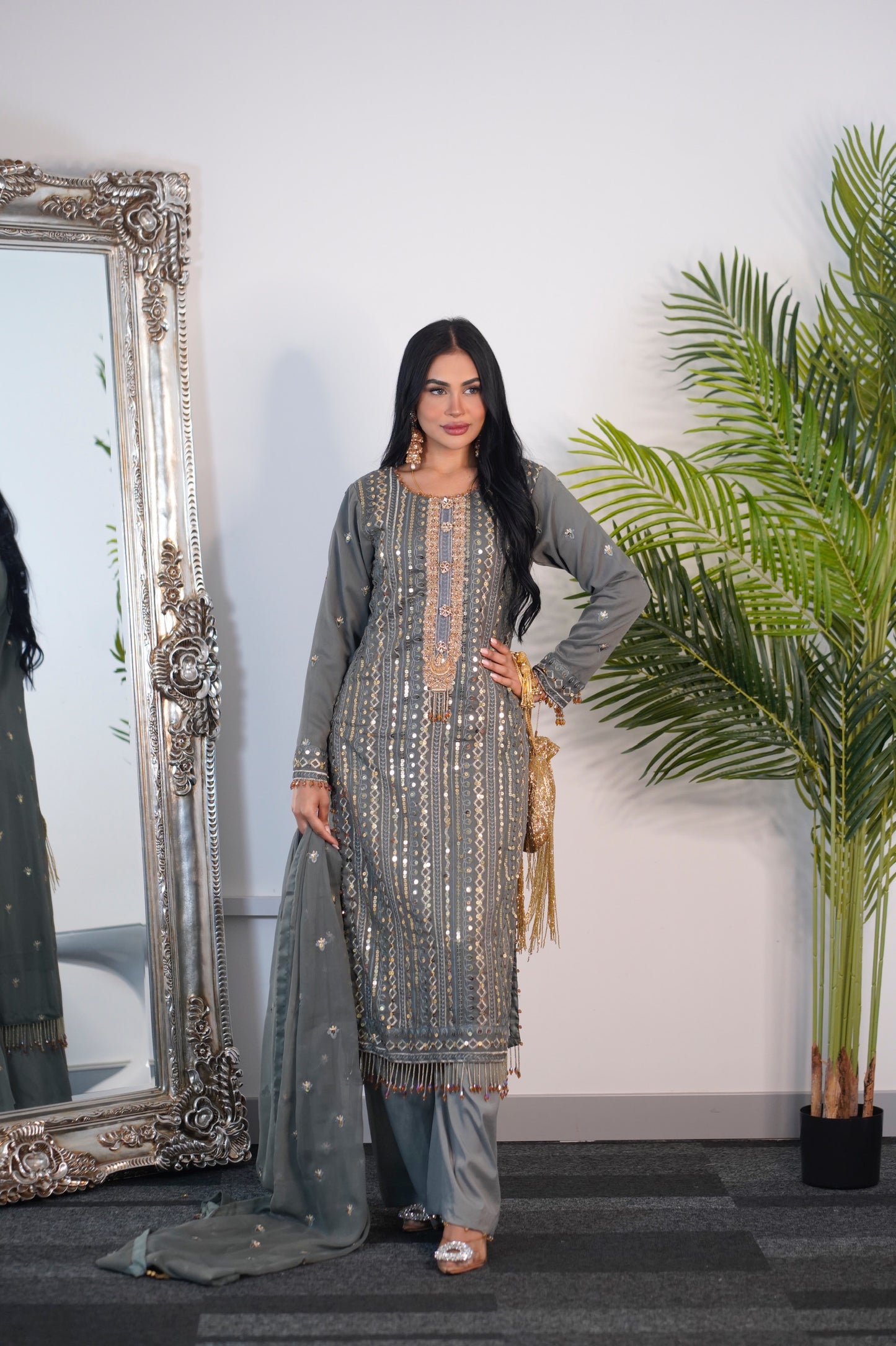 Noori - Cutdana - Gray