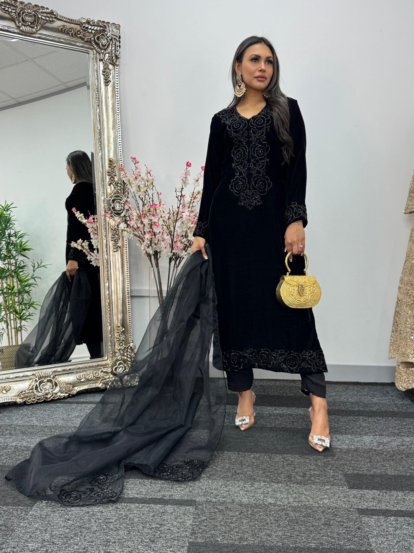 Moti Sitaray - Black Velvet Pret - Cutdana