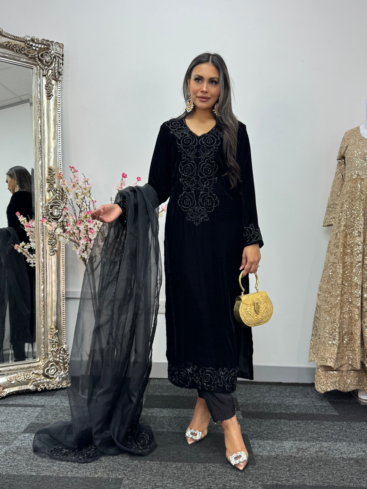 Moti Sitaray - Black Velvet Pret - Cutdana