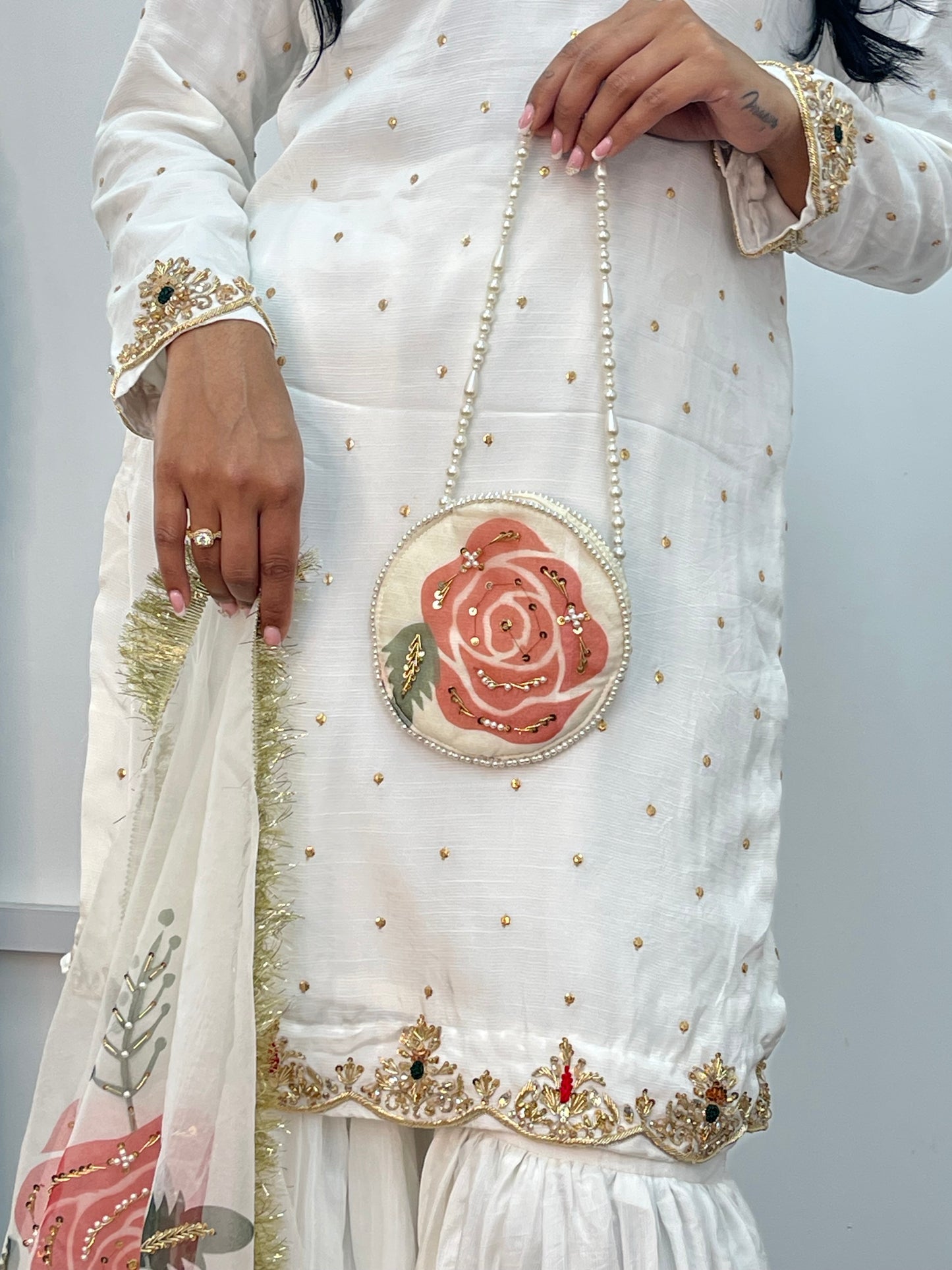 Safaid  Gulab - Garara - R