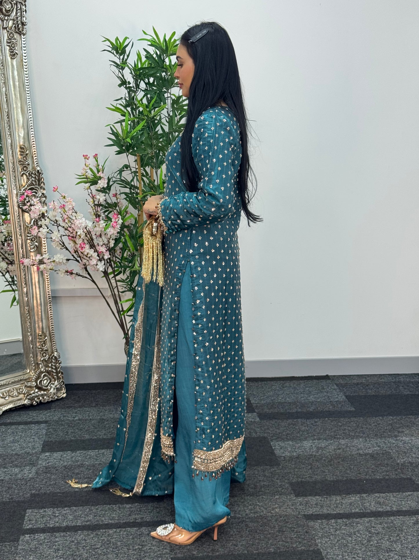 Parwana - teal