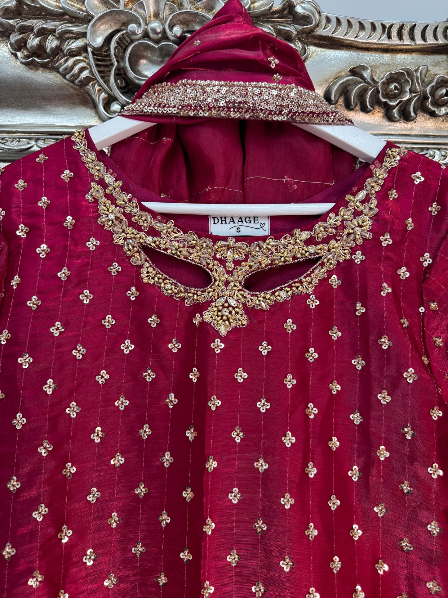 Parwana - red - maroon