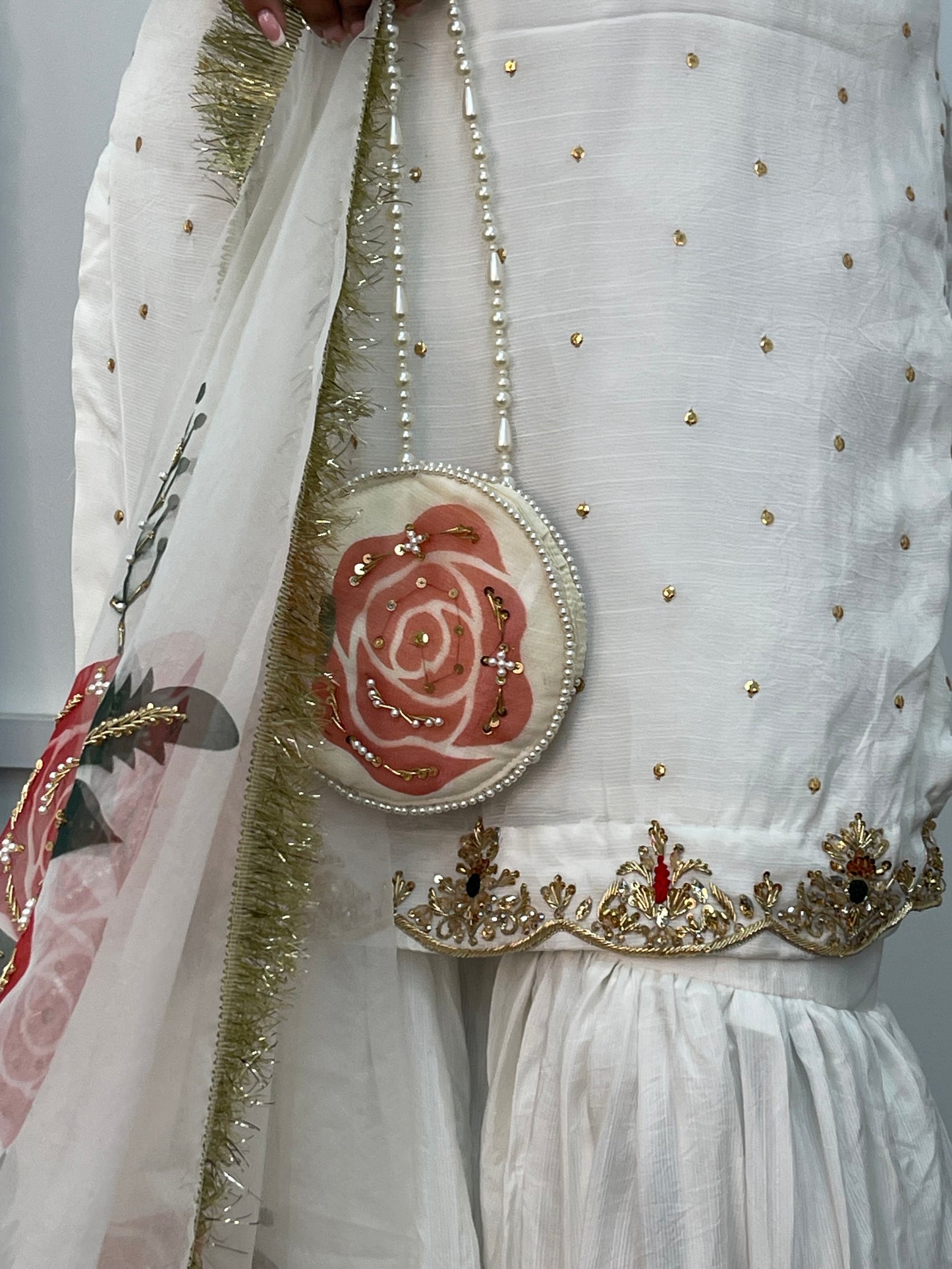 Safaid  Gulab - Garara - R