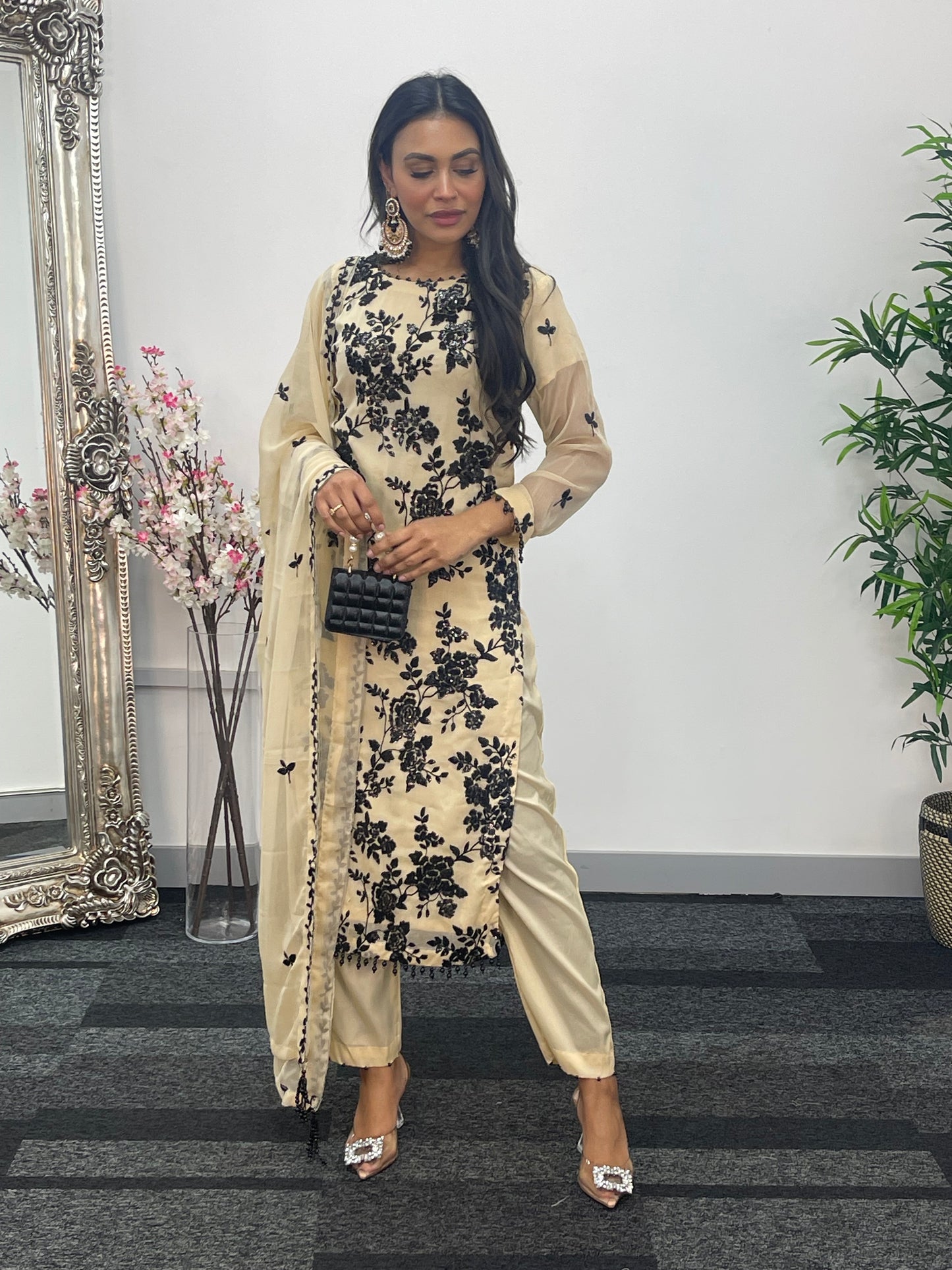 “Tooba” Ivory Chiffon Sitari - W