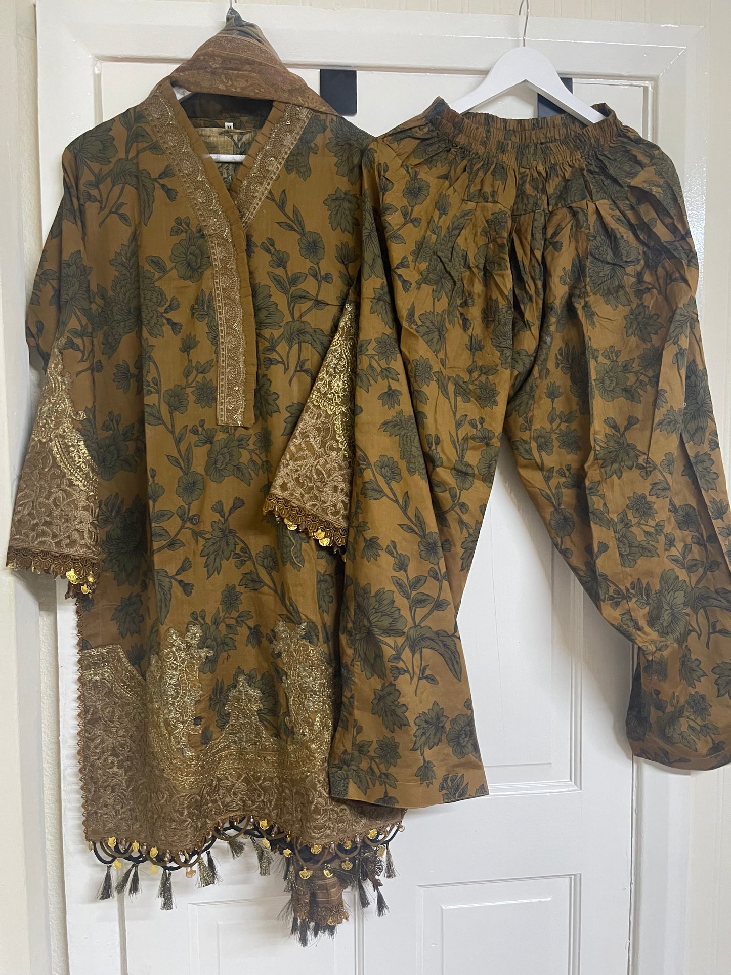 Maria B Inspired - brown - Cambric