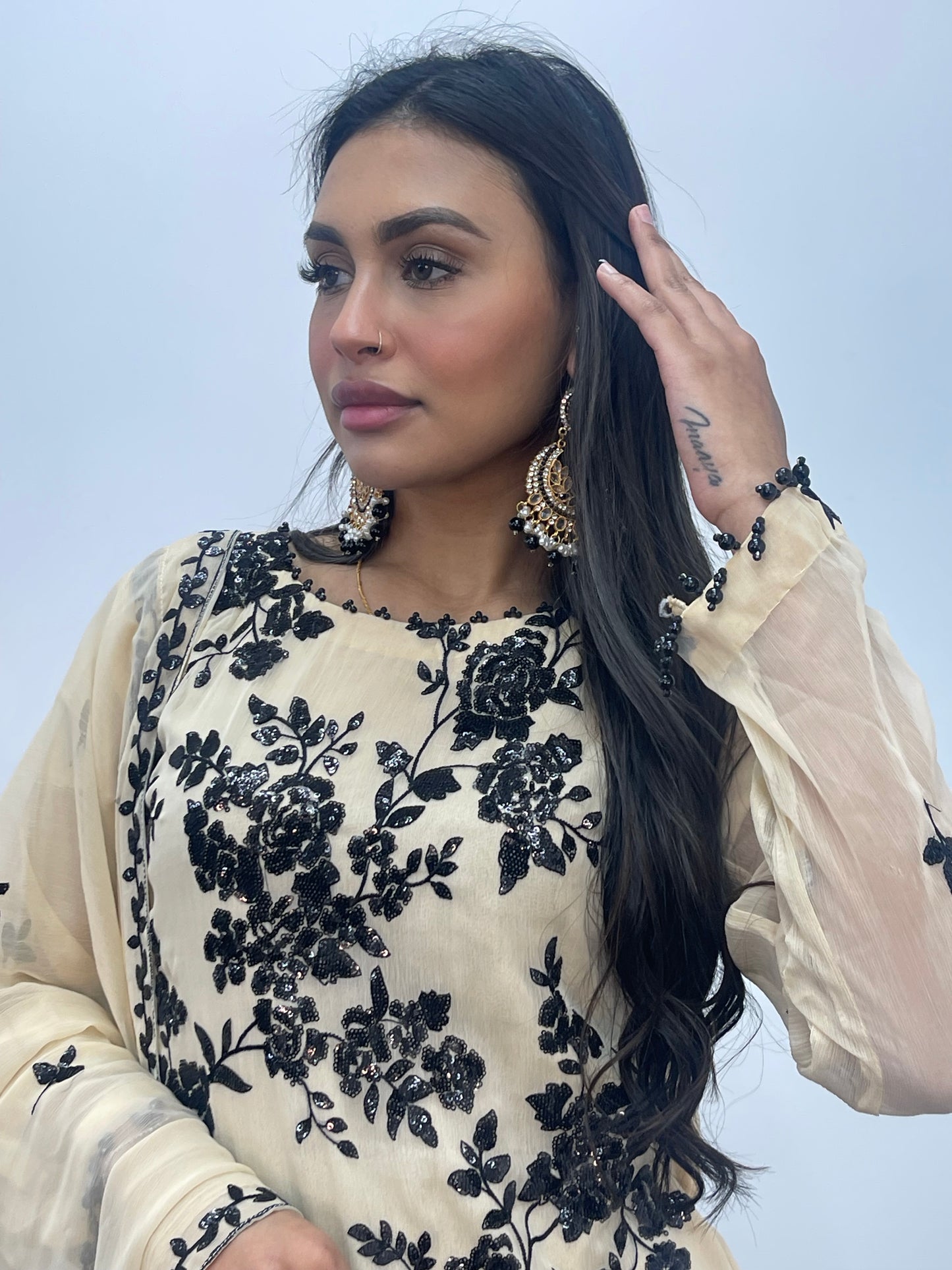 “Tooba” Ivory Chiffon Sitari - W