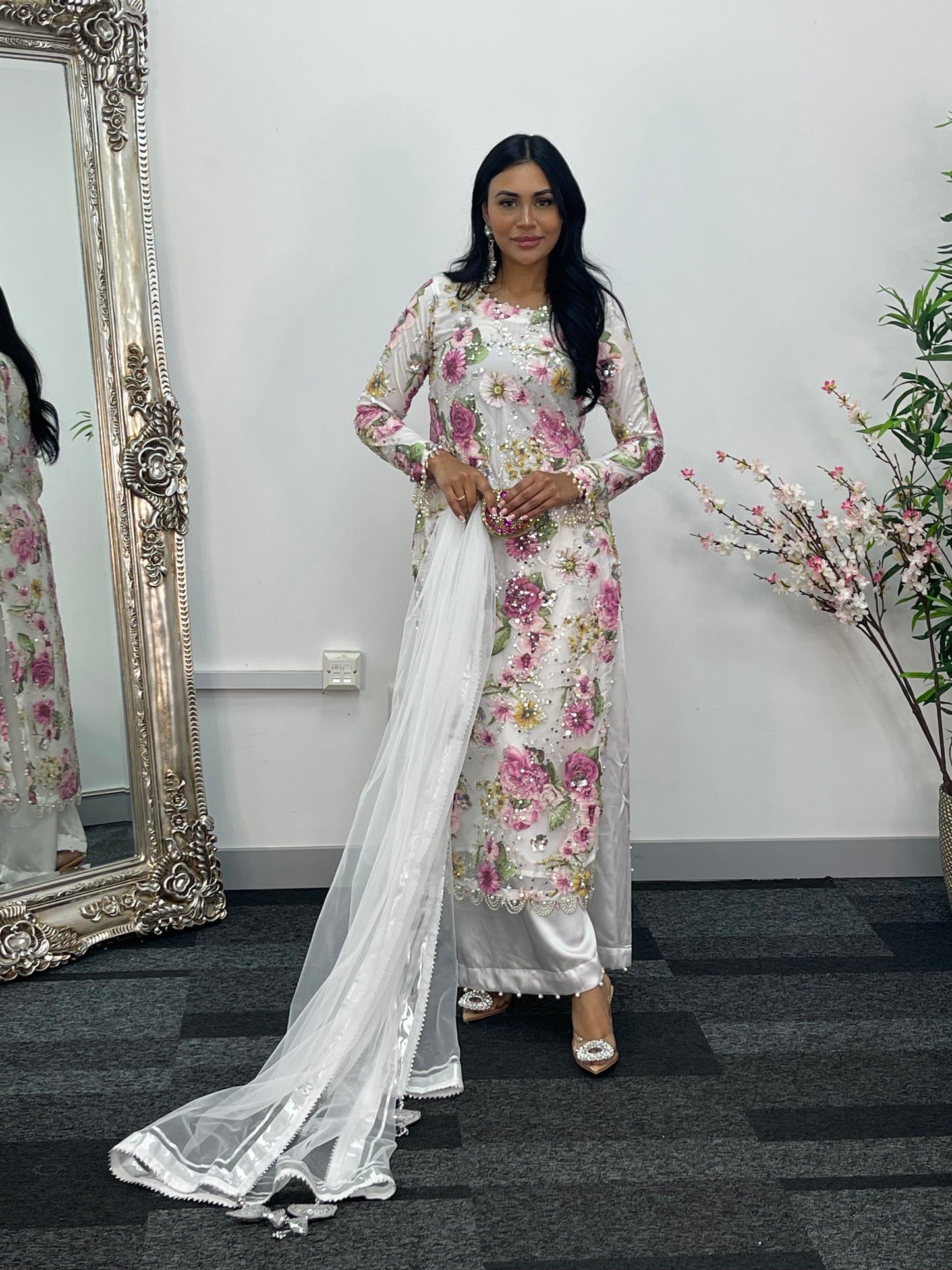 Kareena - Cut Dana Net- White - Karina