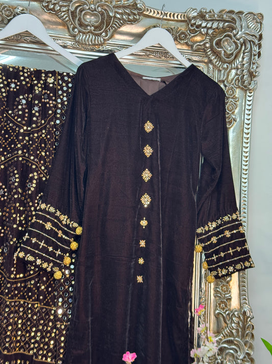 Komal - brown Velvet