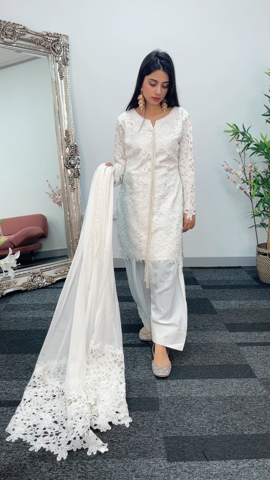 Naaz - Farshi - White - G