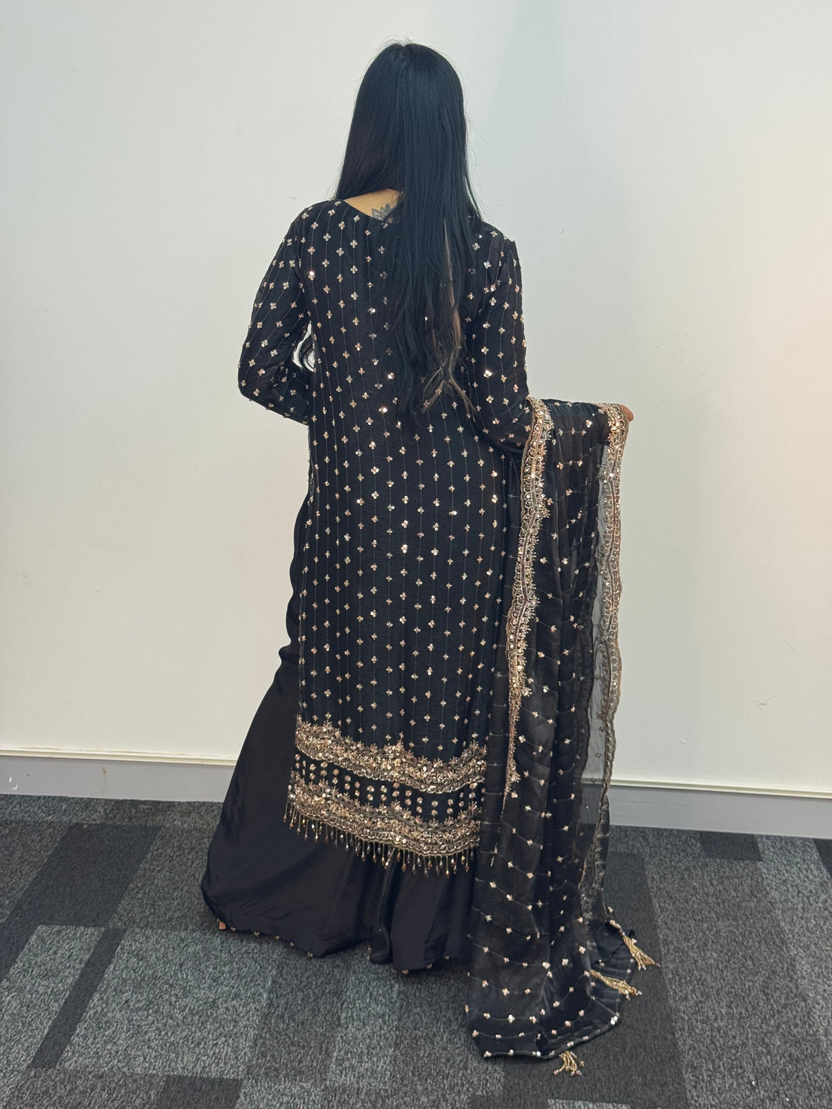 Parwana - Black