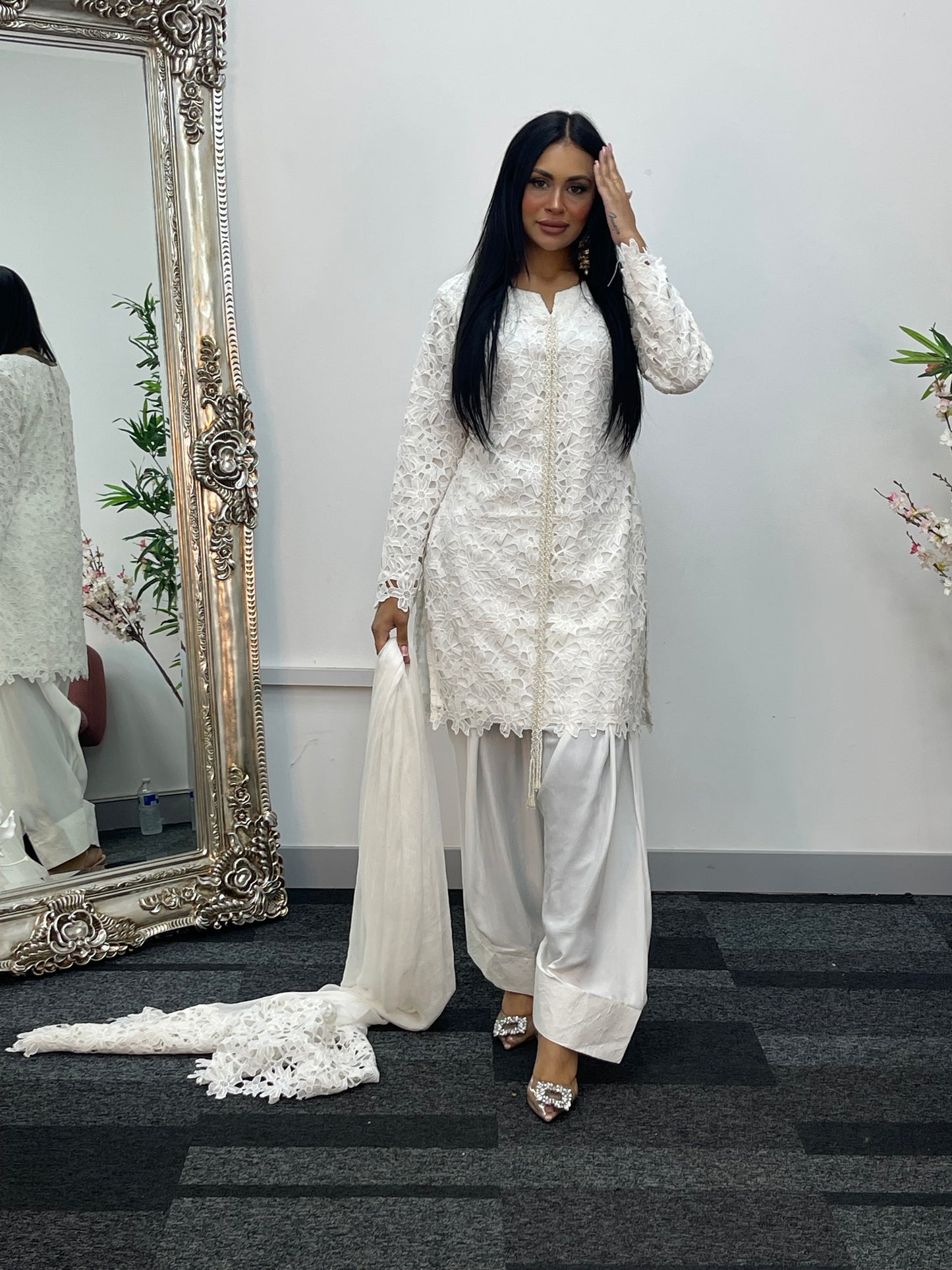 Naaz - Farshi - White - G