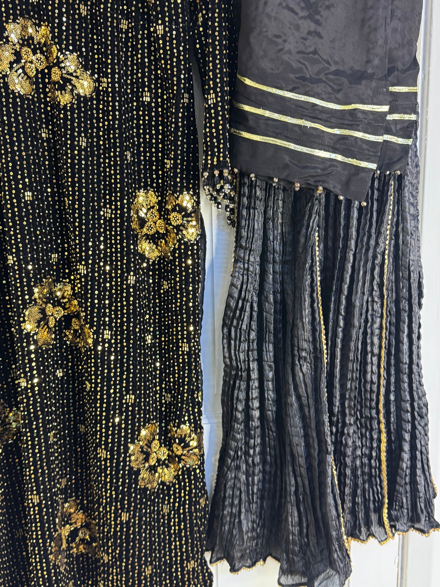 Dil bahar - Cutdana Velvet - Black