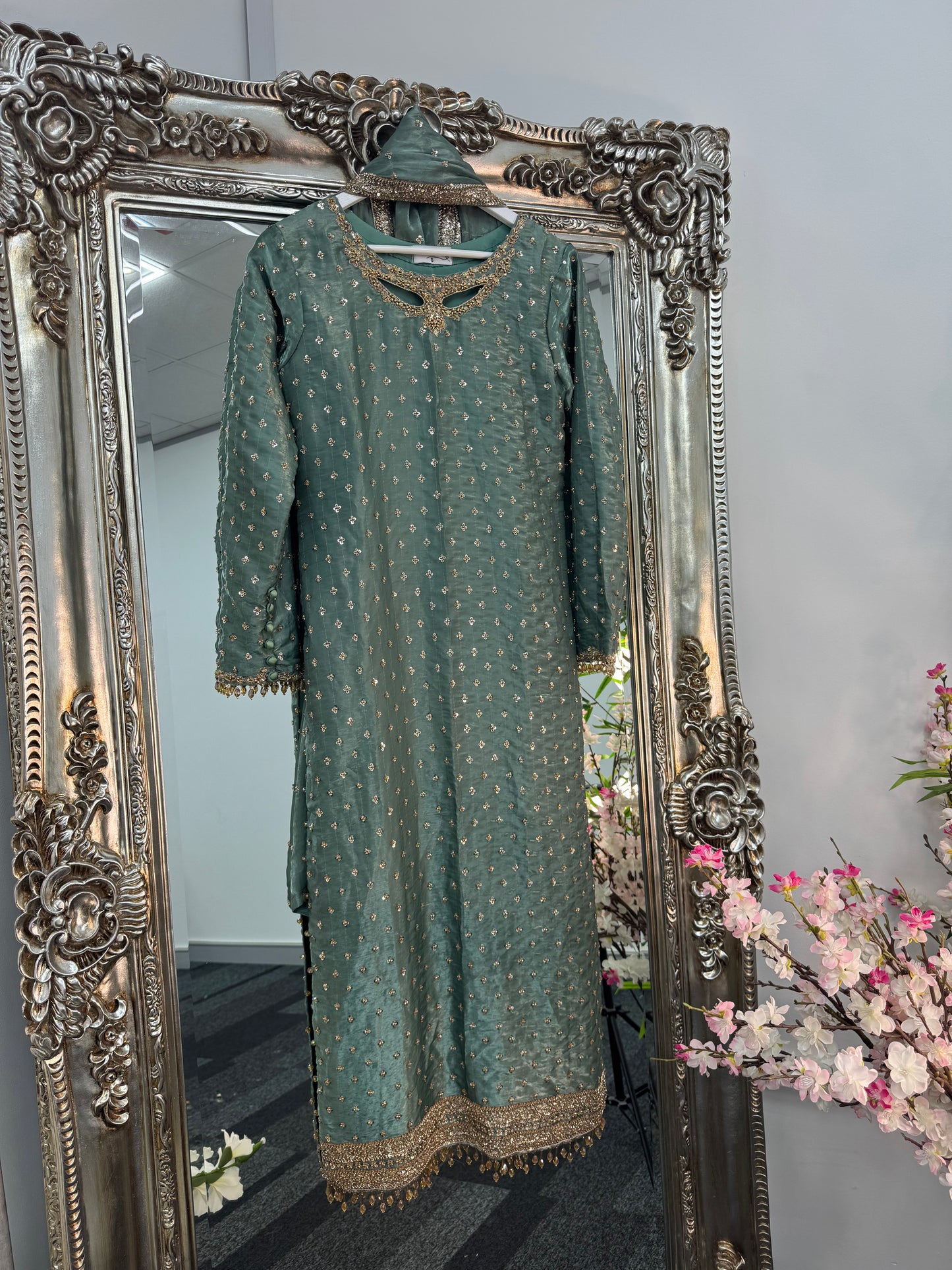 Parwana - mint