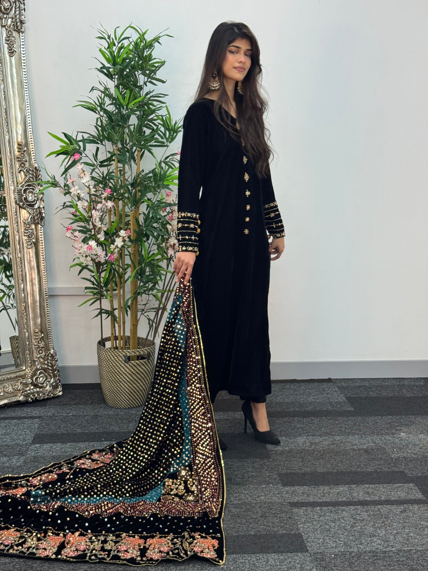 Komal - Black Velvet