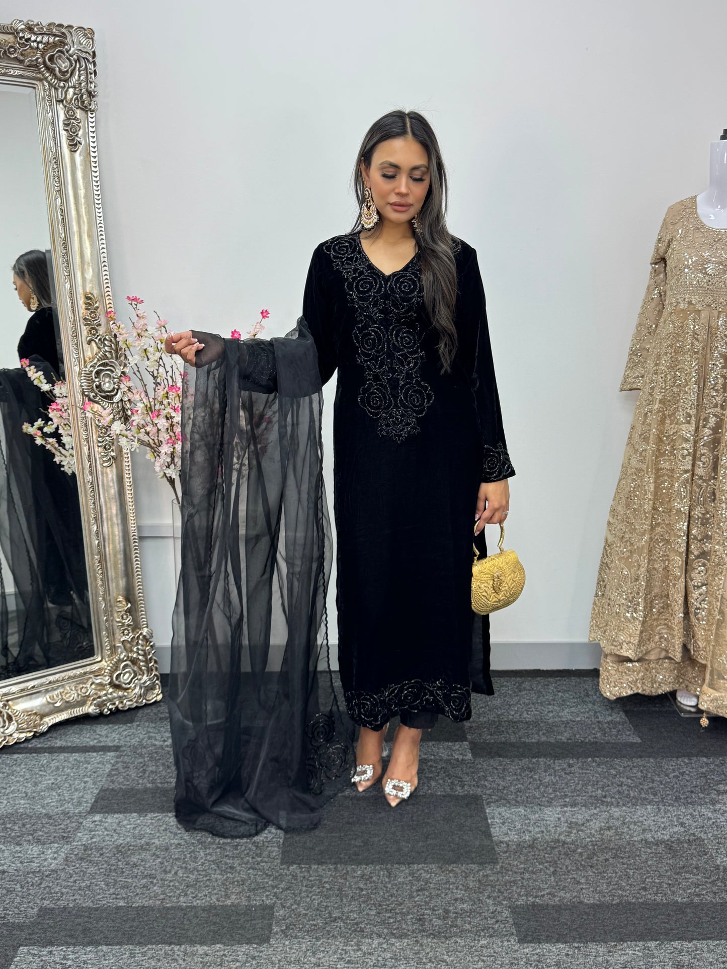 Moti Sitaray - Black Velvet Pret - Cutdana