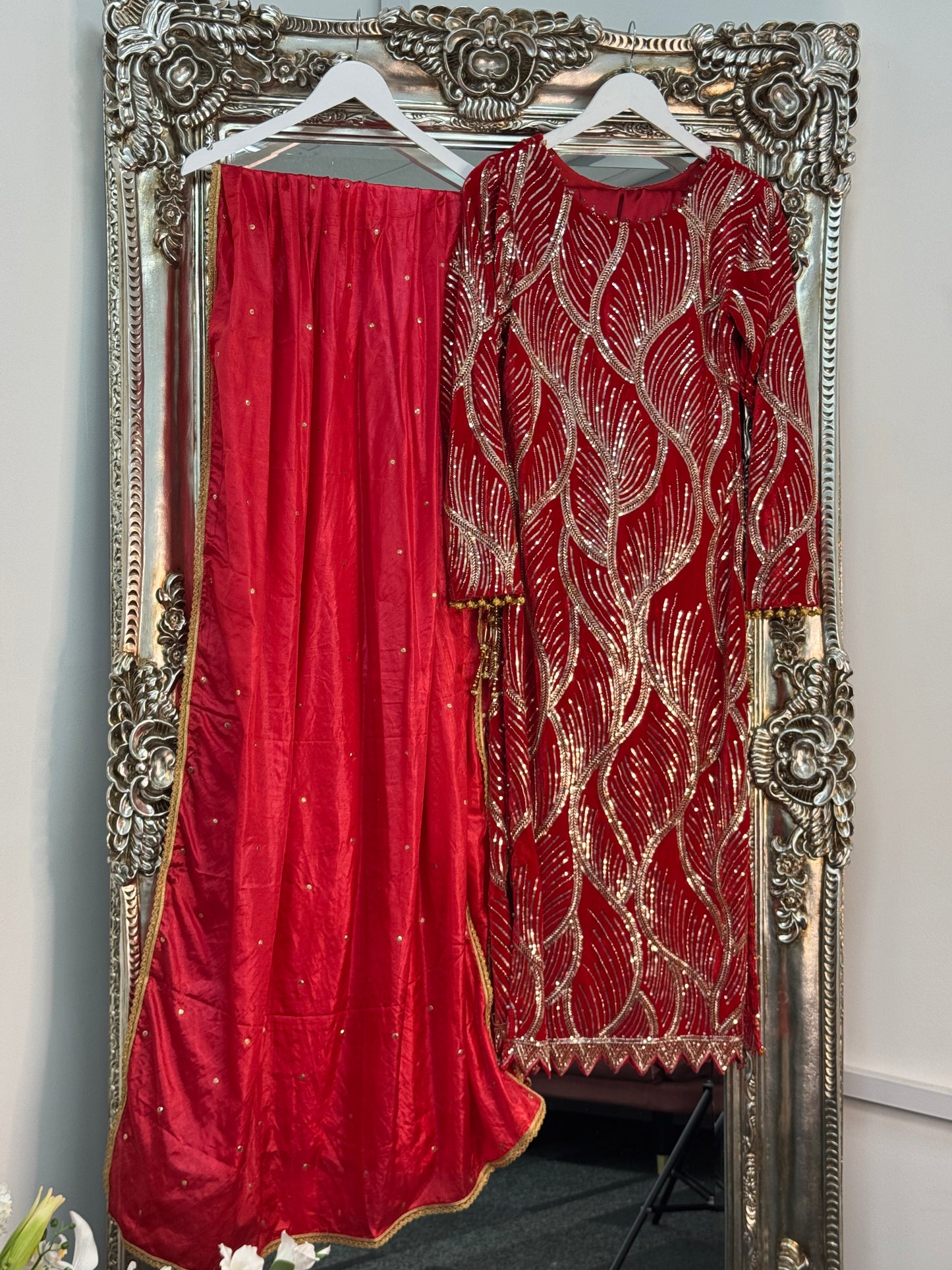 Pia - Cutdana Velvet - Red