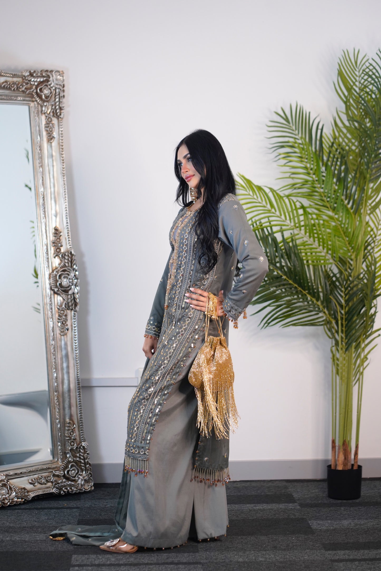 Noori - Cutdana - Gray