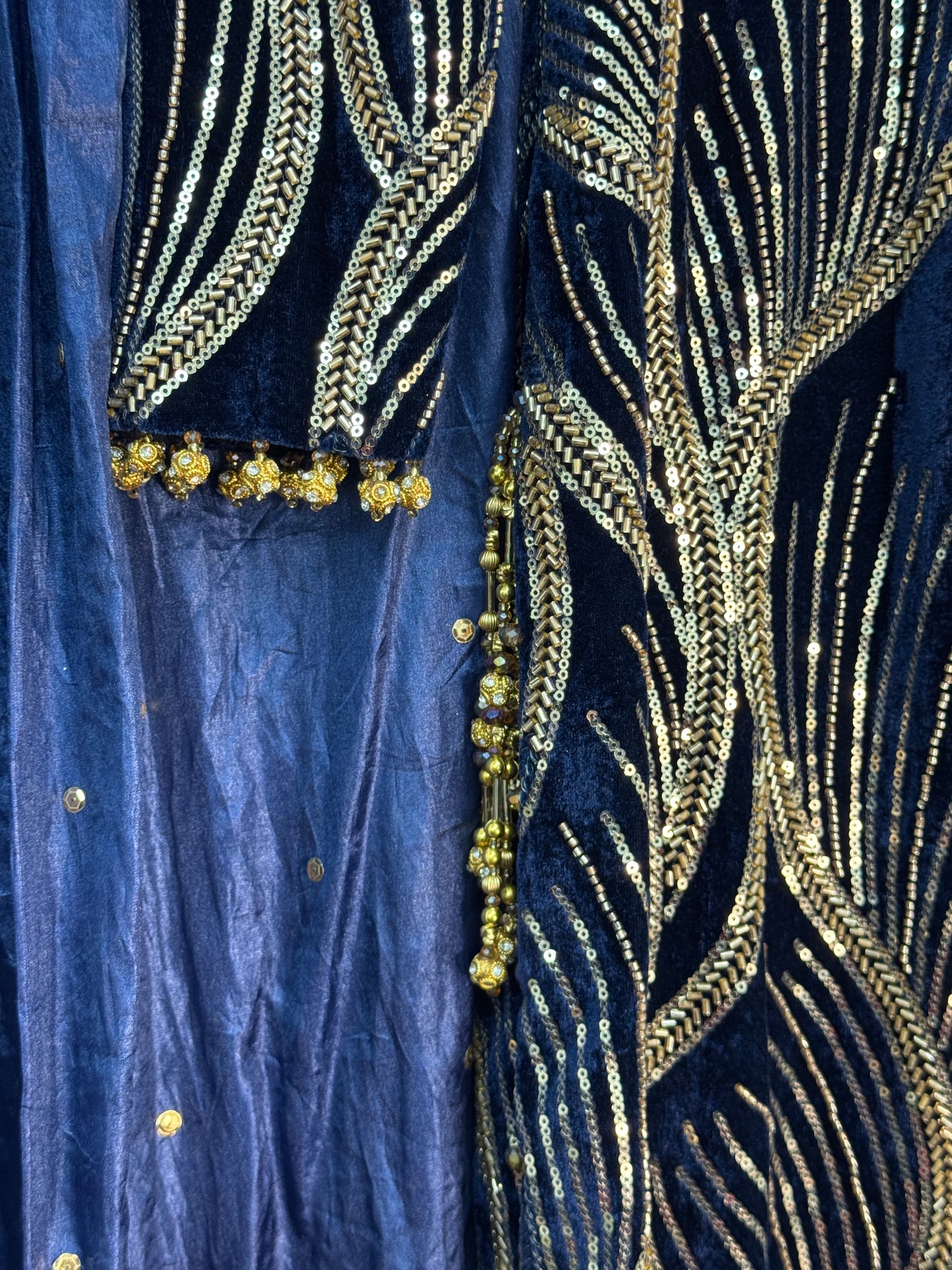 Pia - Cutdana Velvet - navy Blue