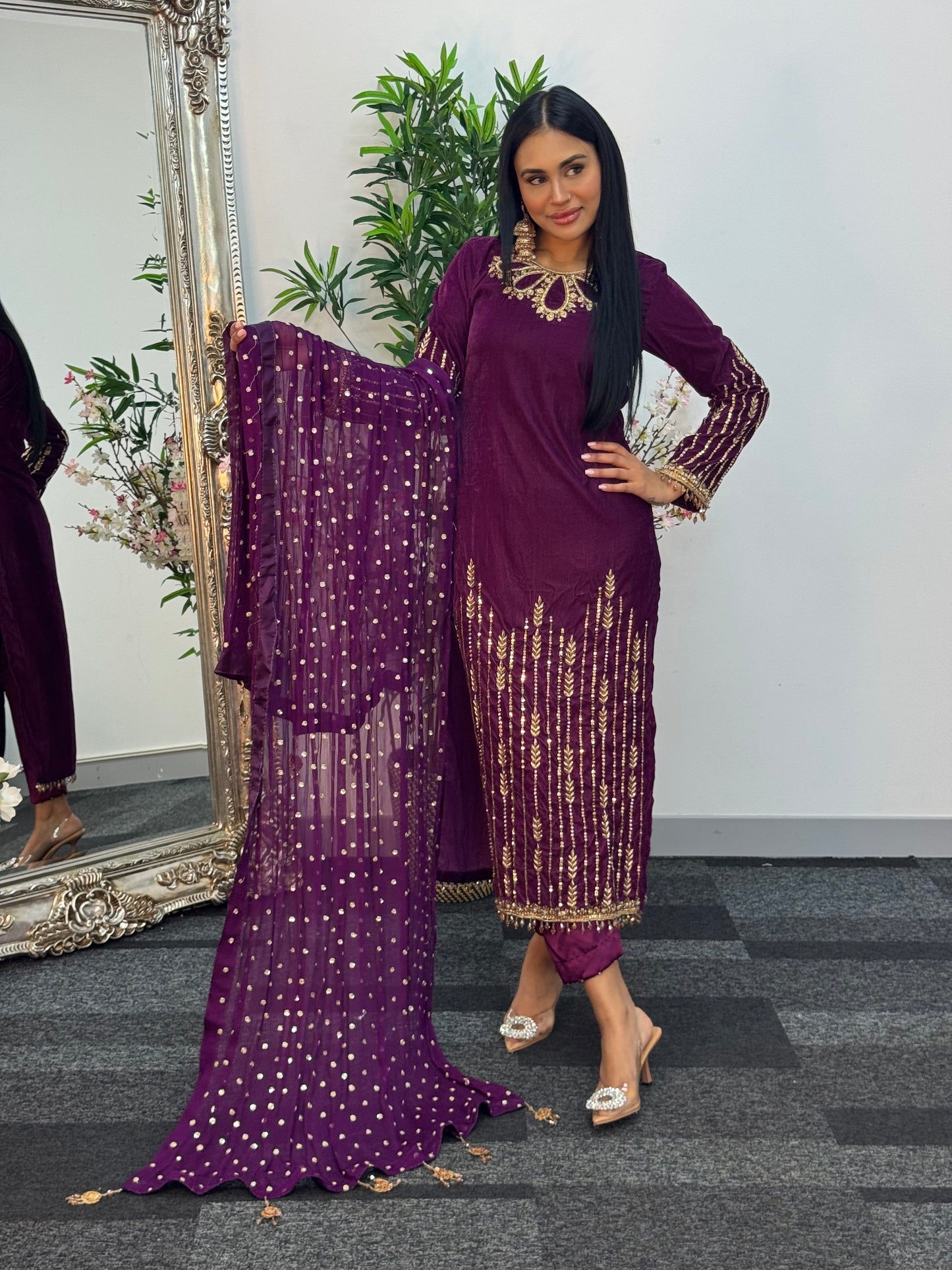 (Preorder 4 weeks) Khawab - Plum Velvet Pret -