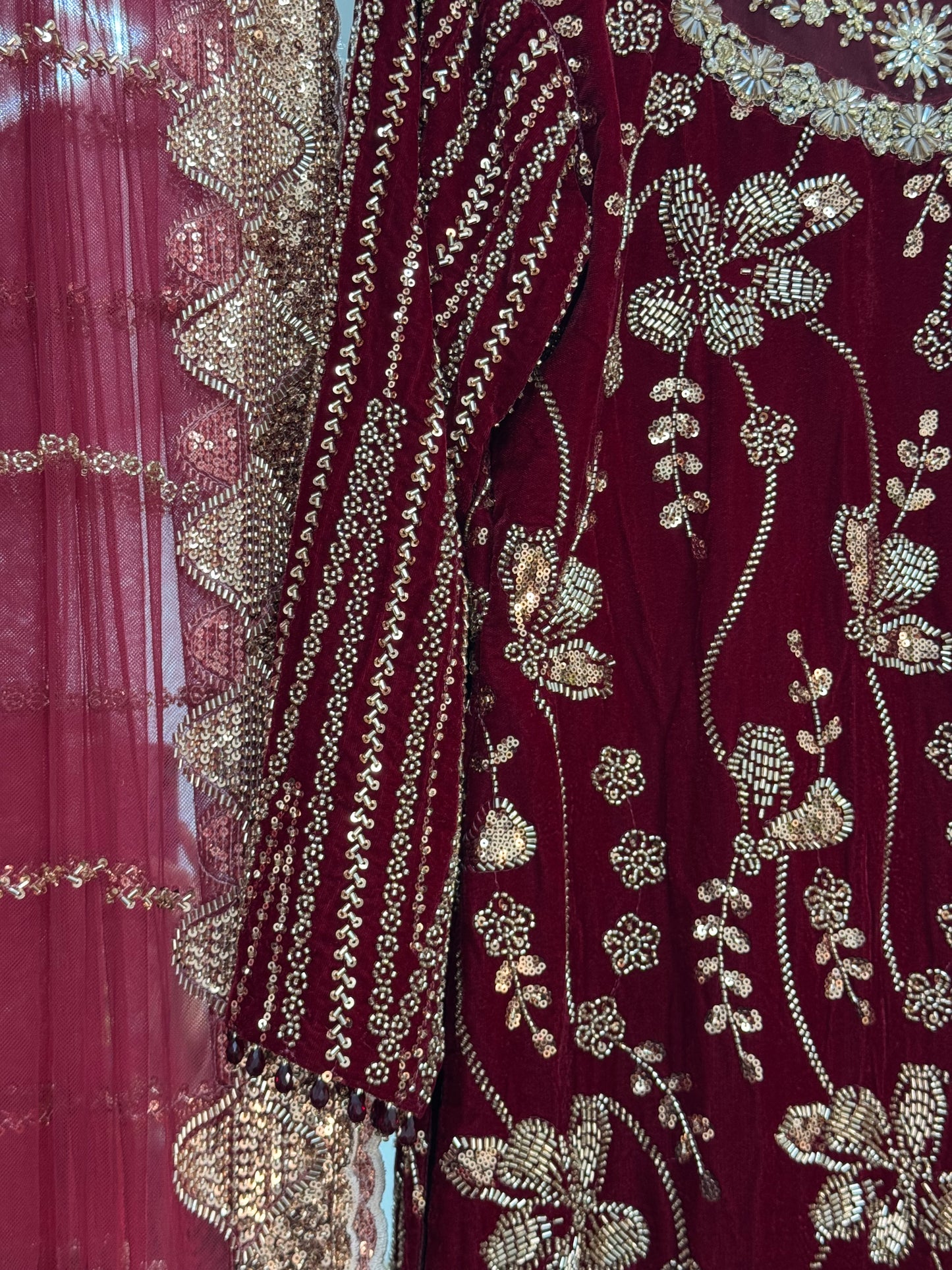 Zeba - Cutdana Velvet- Red