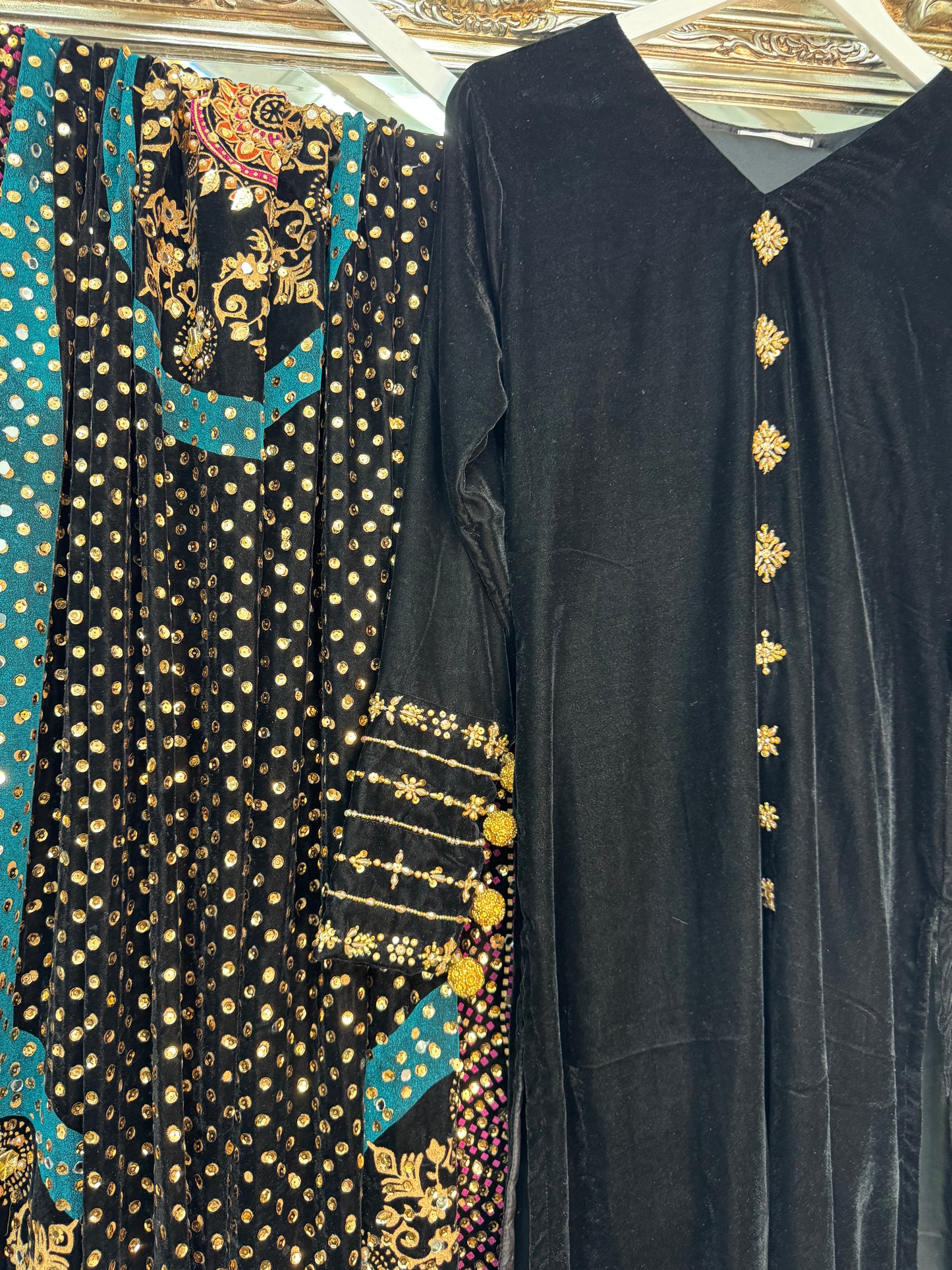 Komal - Black Velvet