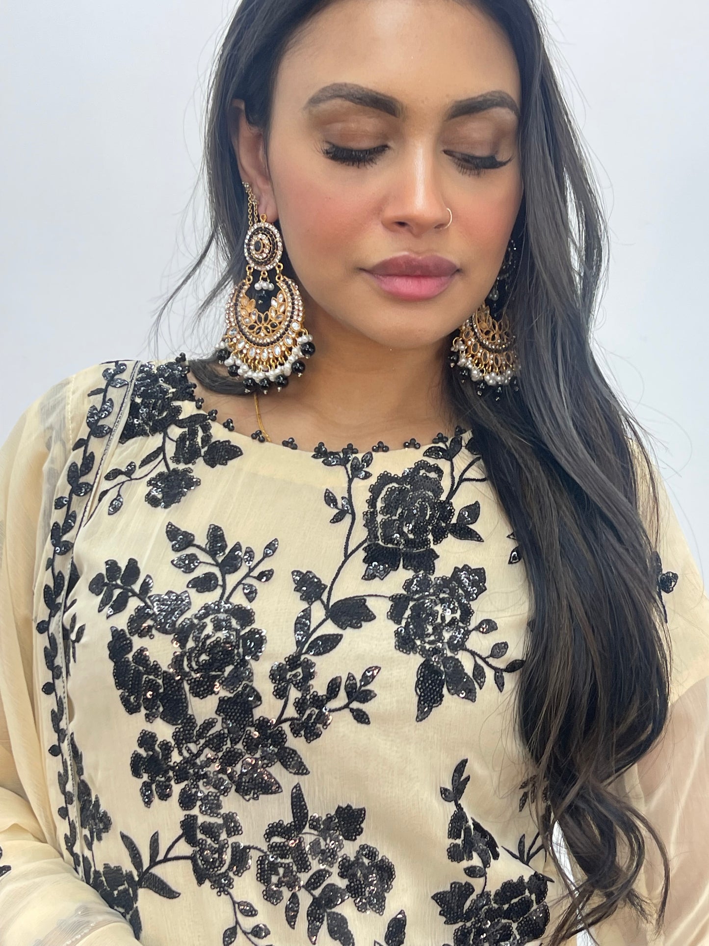 “Tooba” Ivory Chiffon Sitari - W