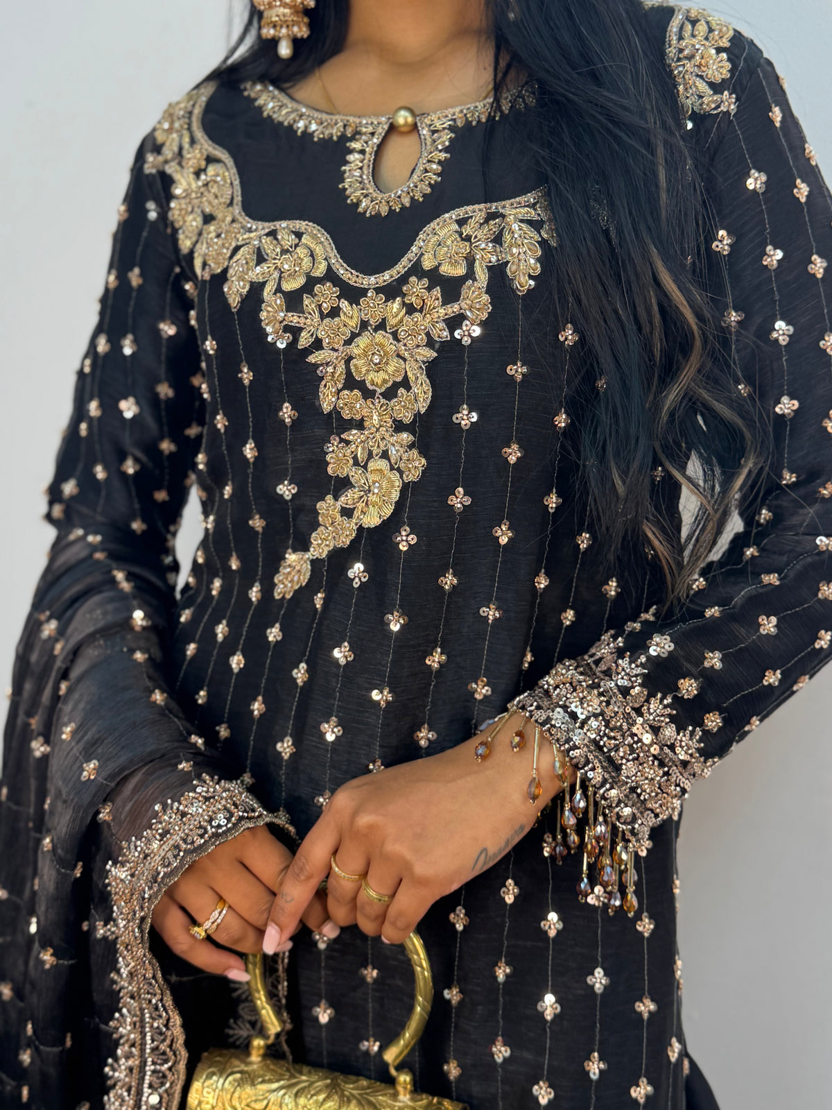 Parwana - Black
