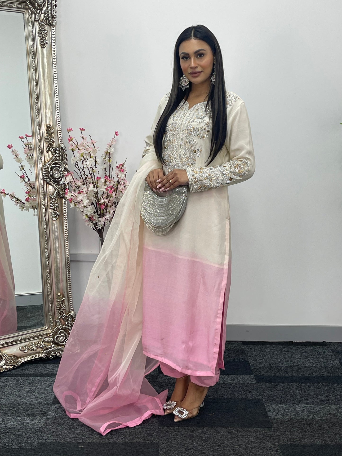 (Pre Order 3/4 Weeks)“Gulaabi” Luxury Outfit - Ombre Pink & Ivory