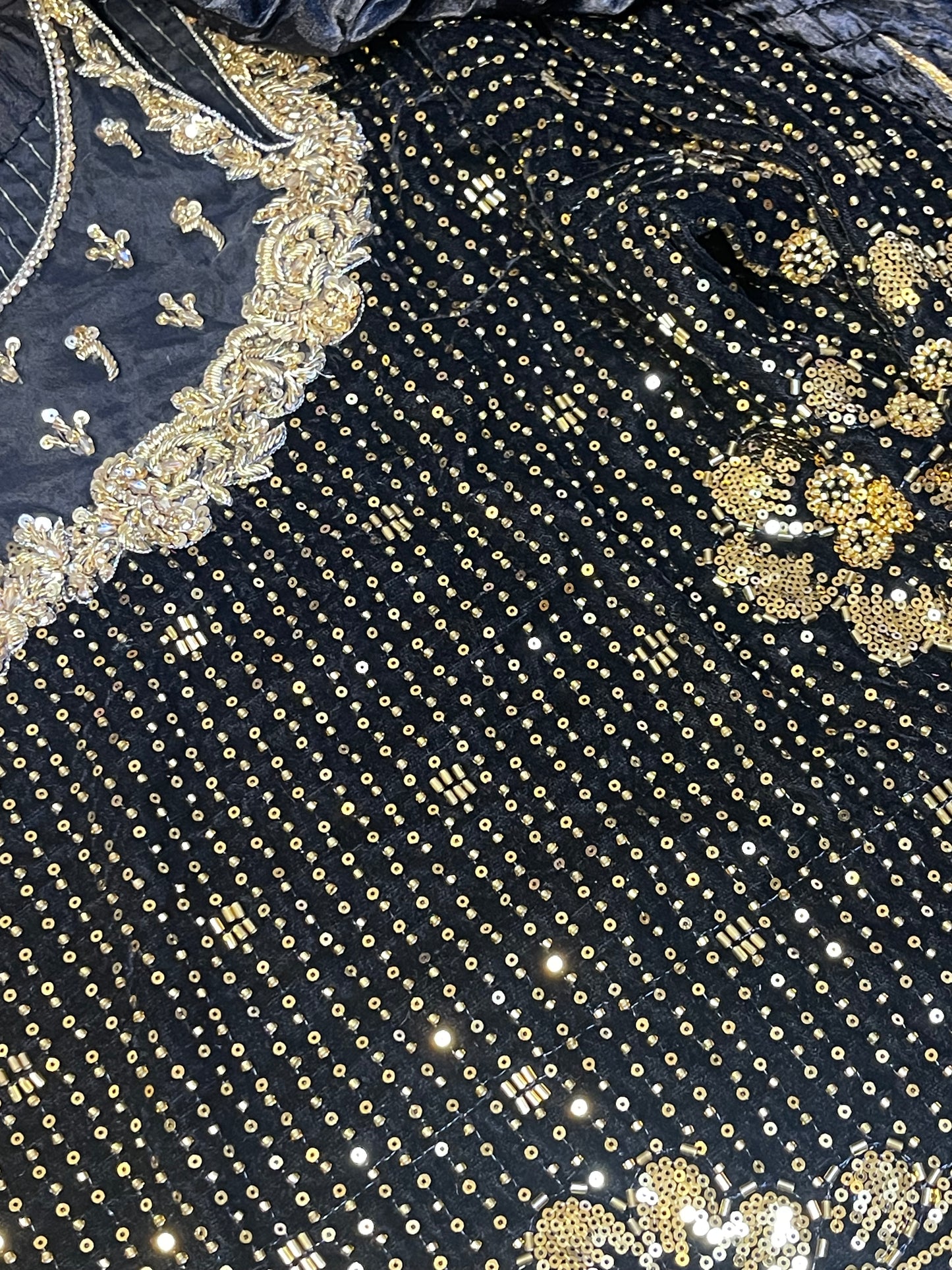 Dil bahar - Cutdana Velvet - Black