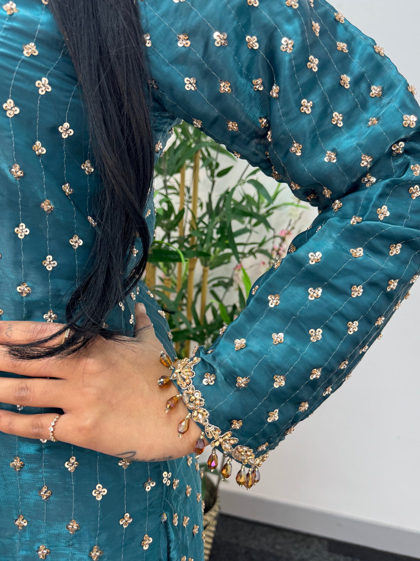 Parwana - teal