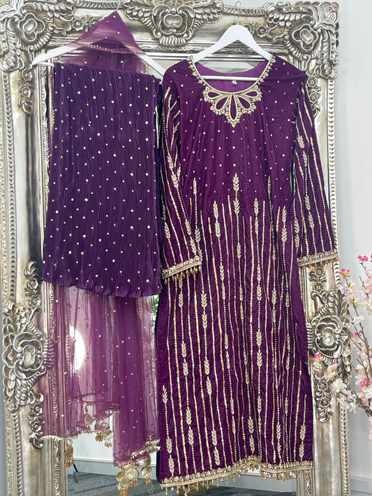 Fruity Plum - Velvet Pret - with crushed sharara - AA