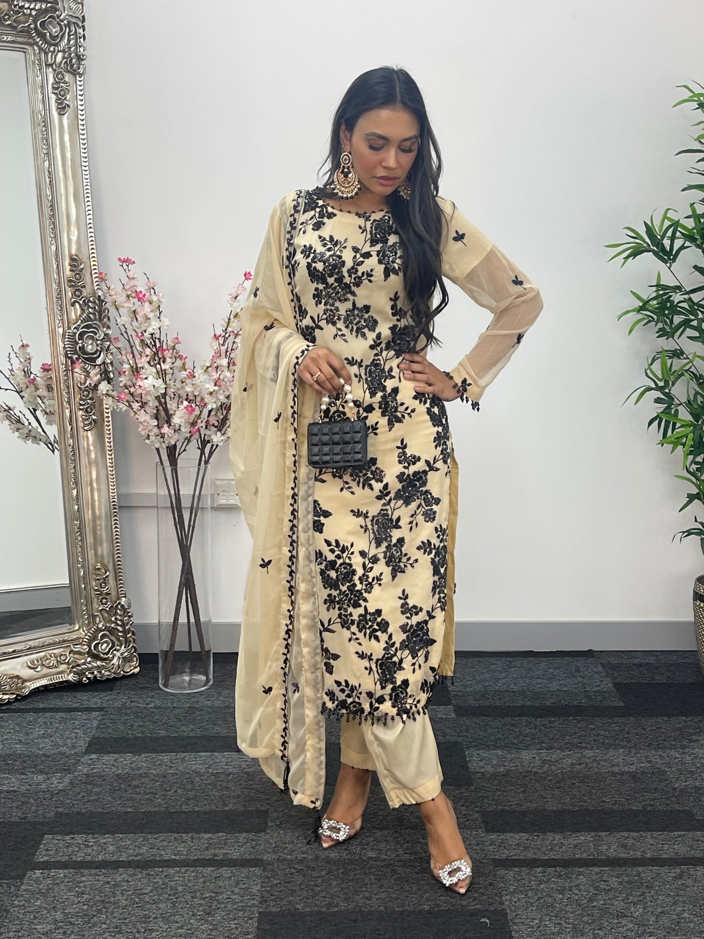 “Tooba” Ivory Chiffon Sitari - W