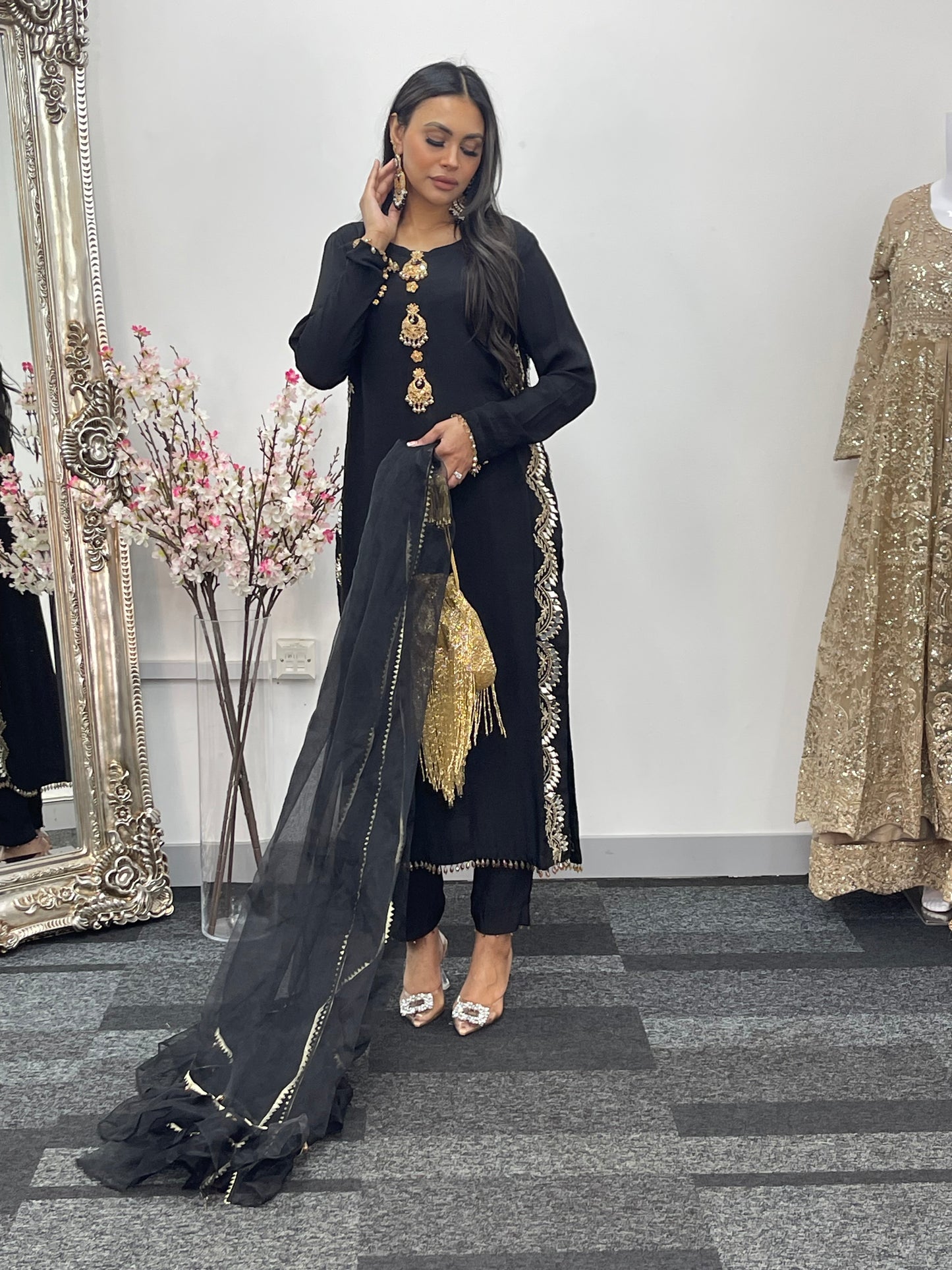 Sheesh Mahal - Black