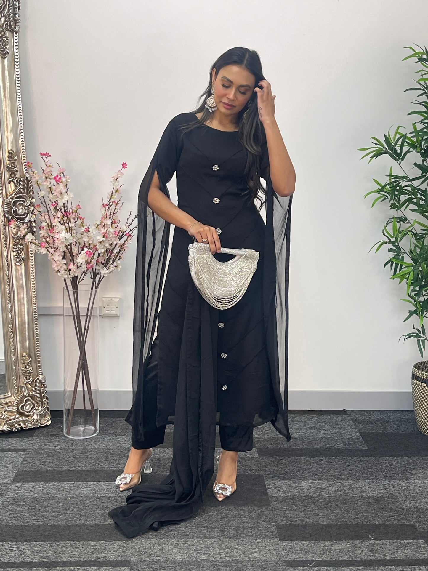 Black - Floor Length Sleeves - Chiffon Outfit - T