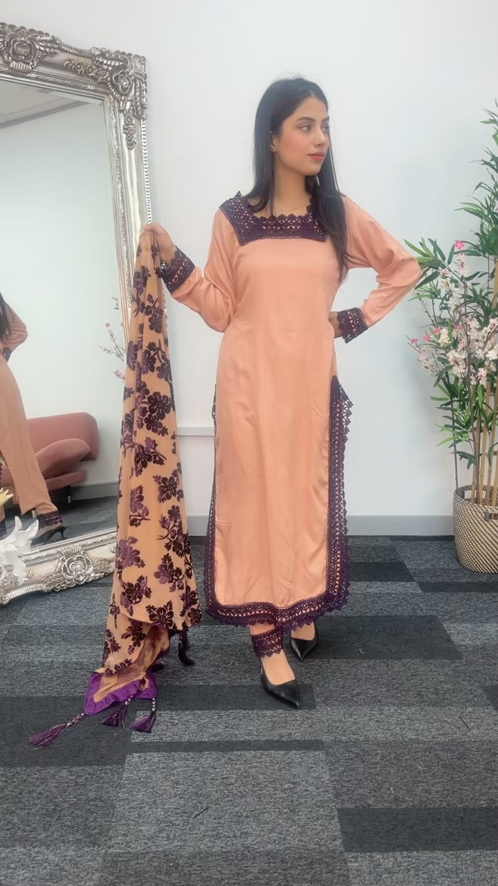 Plachi outfit - maroon