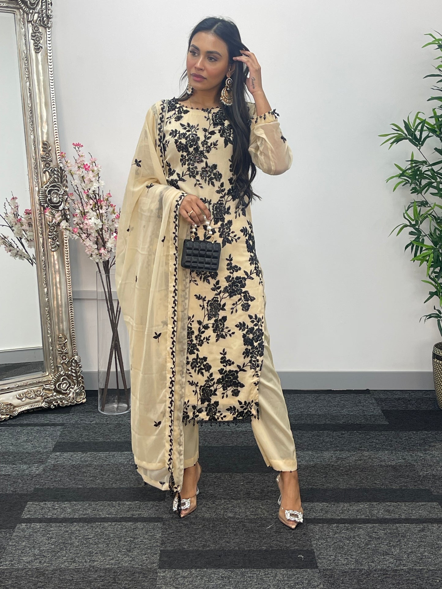 “Tooba” Ivory Chiffon Sitari - W